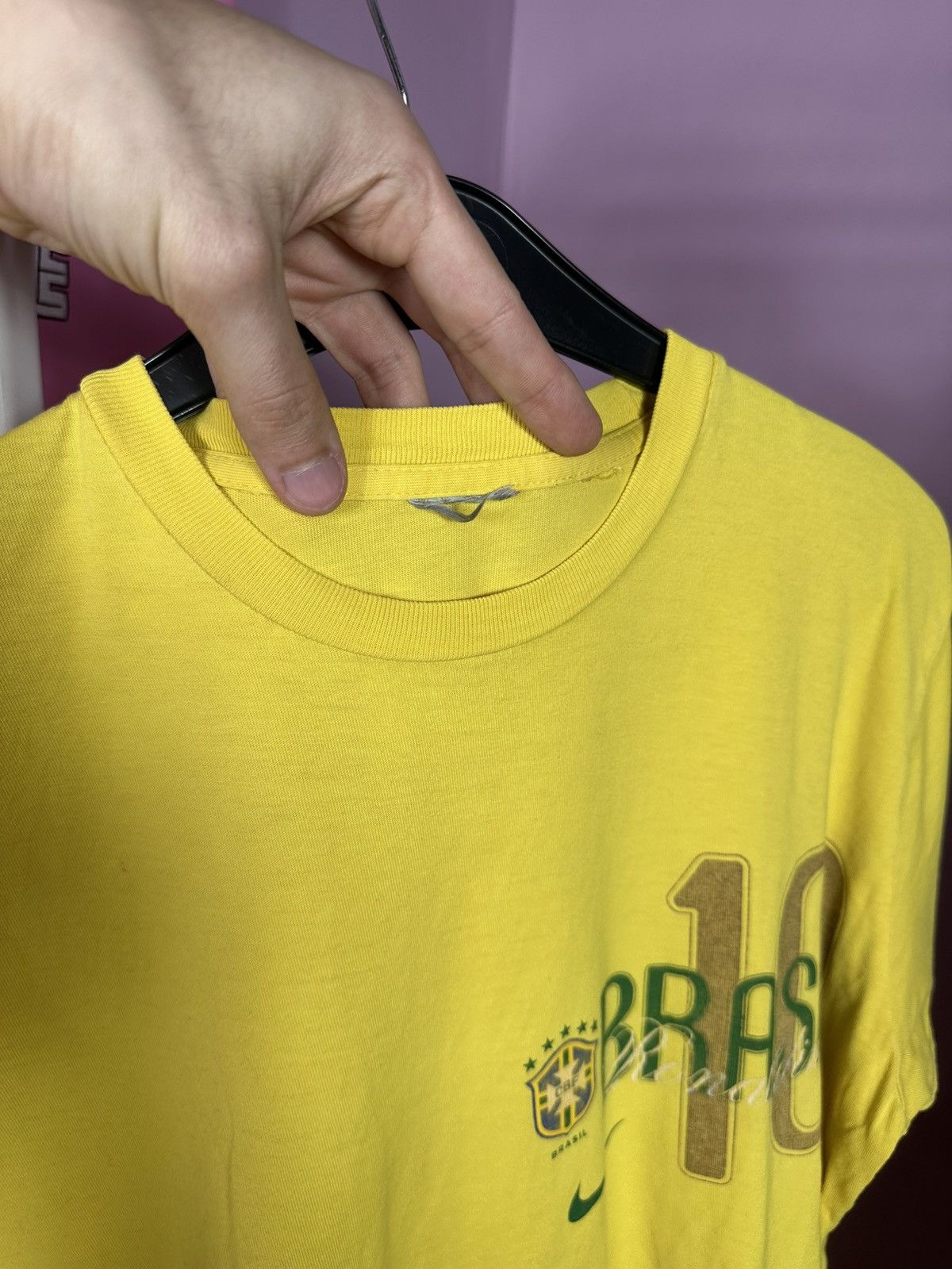Nike Vintage Nike Brasil Football Ronaldinho 10 T-Shirt Soccer Size US L / EU 52-54 / 3 - 11 Thumbnail