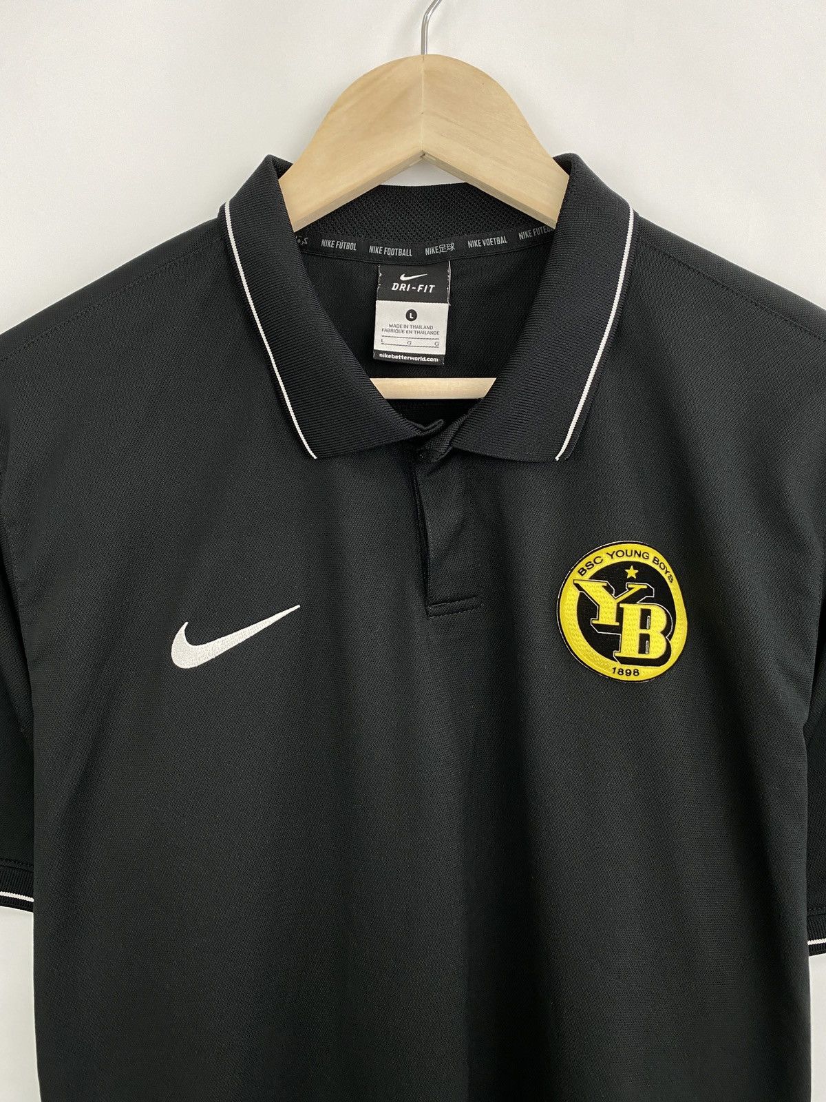 Nike 🇨🇭 Nike BSC Young Boys Football Shirt Jersey Rare Retro Y2K Size US L / EU 52-54 / 3 - 4 Thumbnail