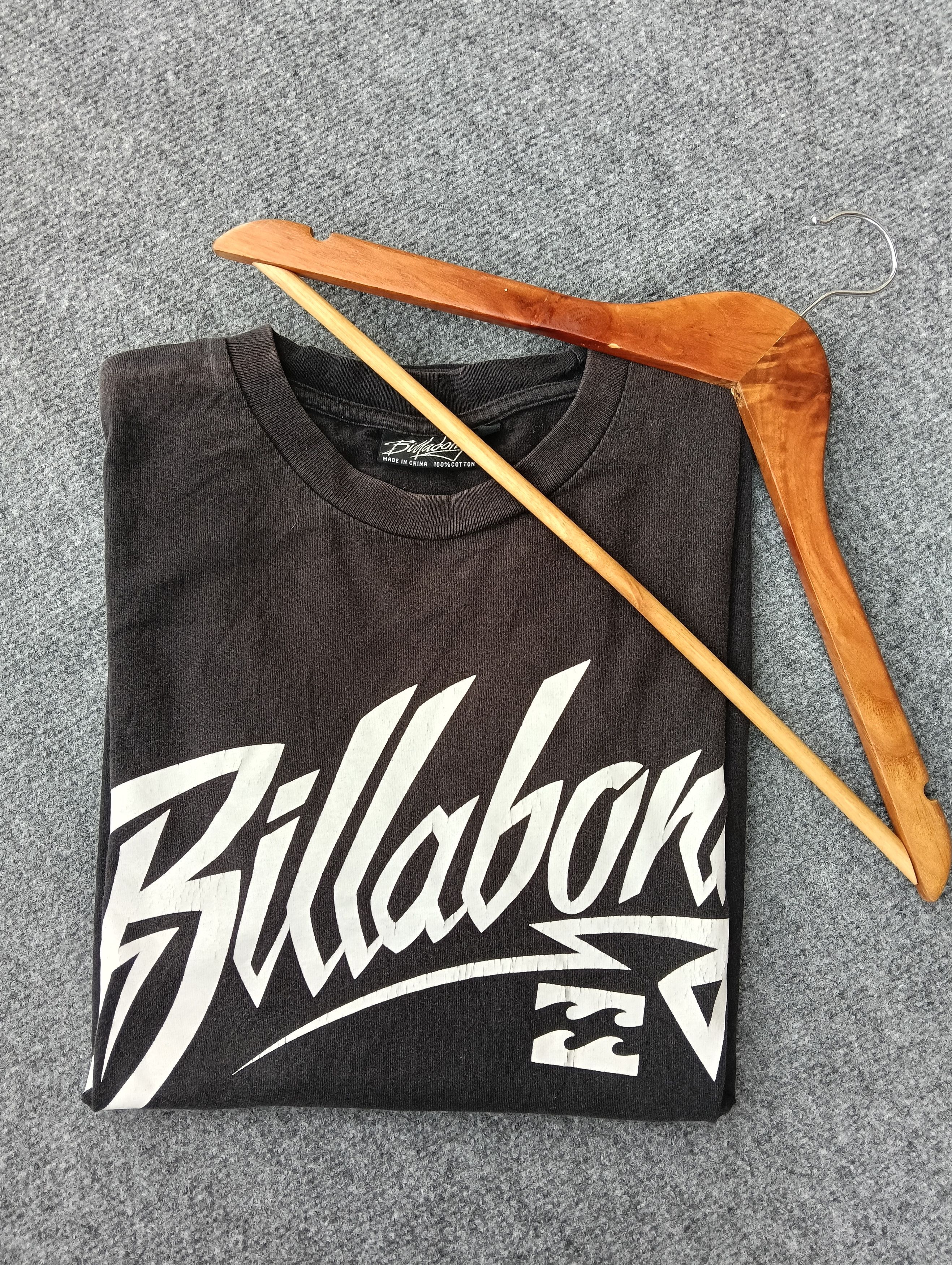 Billabong VINTAGE BILLABONG FADED BLACK T-SHIRT. Size US M / EU 48-50 / 2 - 8 Thumbnail