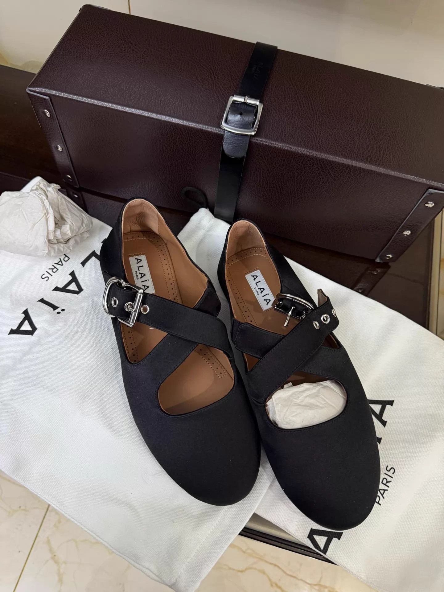 Alaia Alaia Black Satin Crossed Flats 36 EU Size US 5.5 / IT 35.5 - 1 Thumbnail