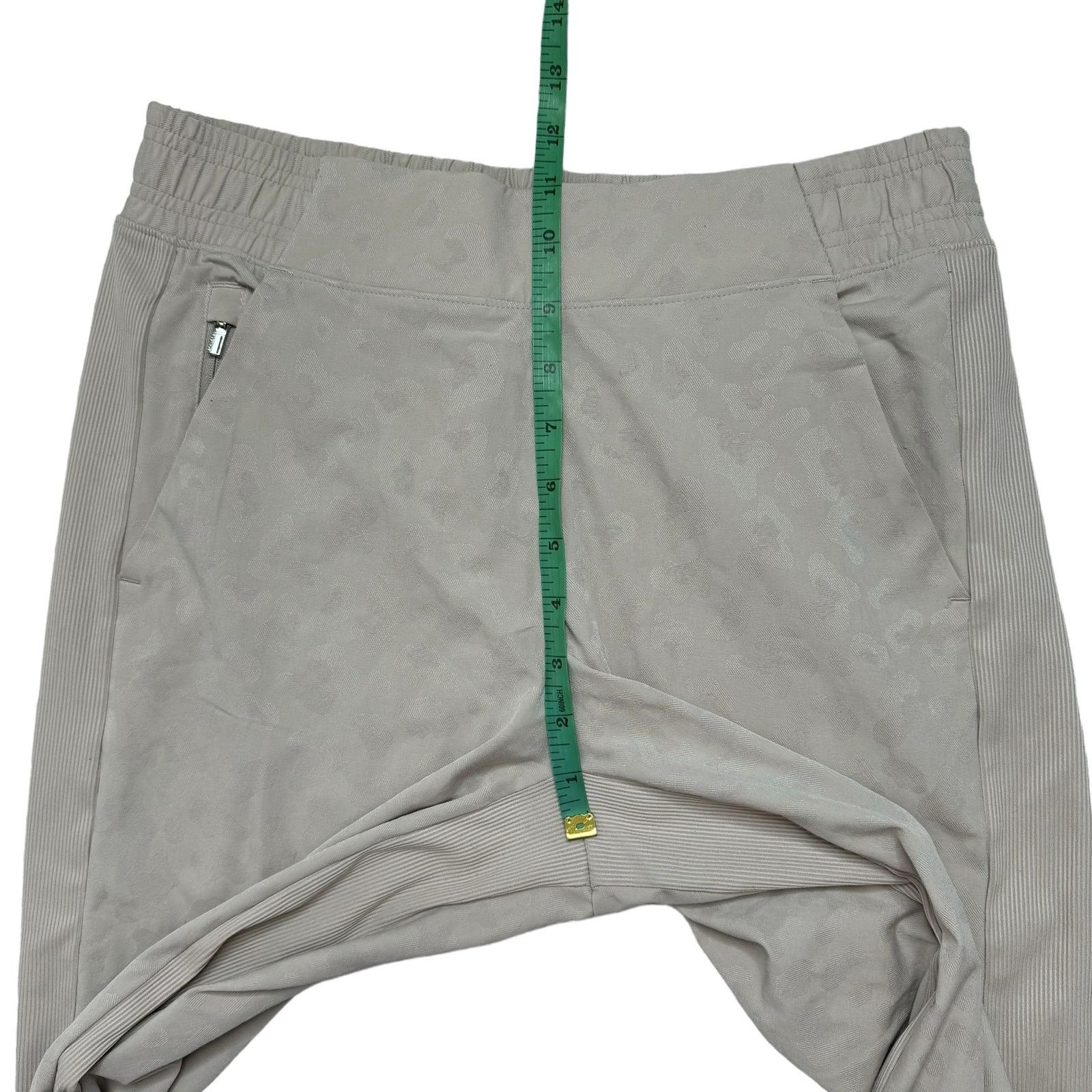 Athleta ATHLETA Brooklyn Textured Jogger Leopard Abalone Cream 4 Size 27" / US 4 / IT 40 - 8 Thumbnail