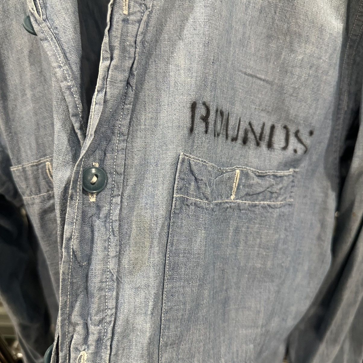 Vintage ORIGINAL 1940's～ "U.S.N" BLUE CHAMBRAY SHIRT Size US M / EU 48-50 / 2 - 4 Thumbnail