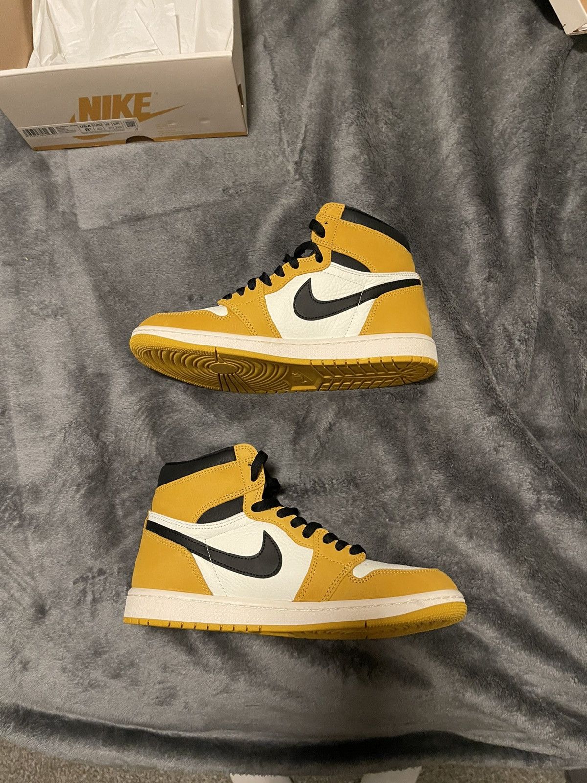 Nike AIR JORDAN 1 RETRO HIGH OG "YELLOW OCHRE" Size US 8.5 / EU 41-42 - 2 Thumbnail