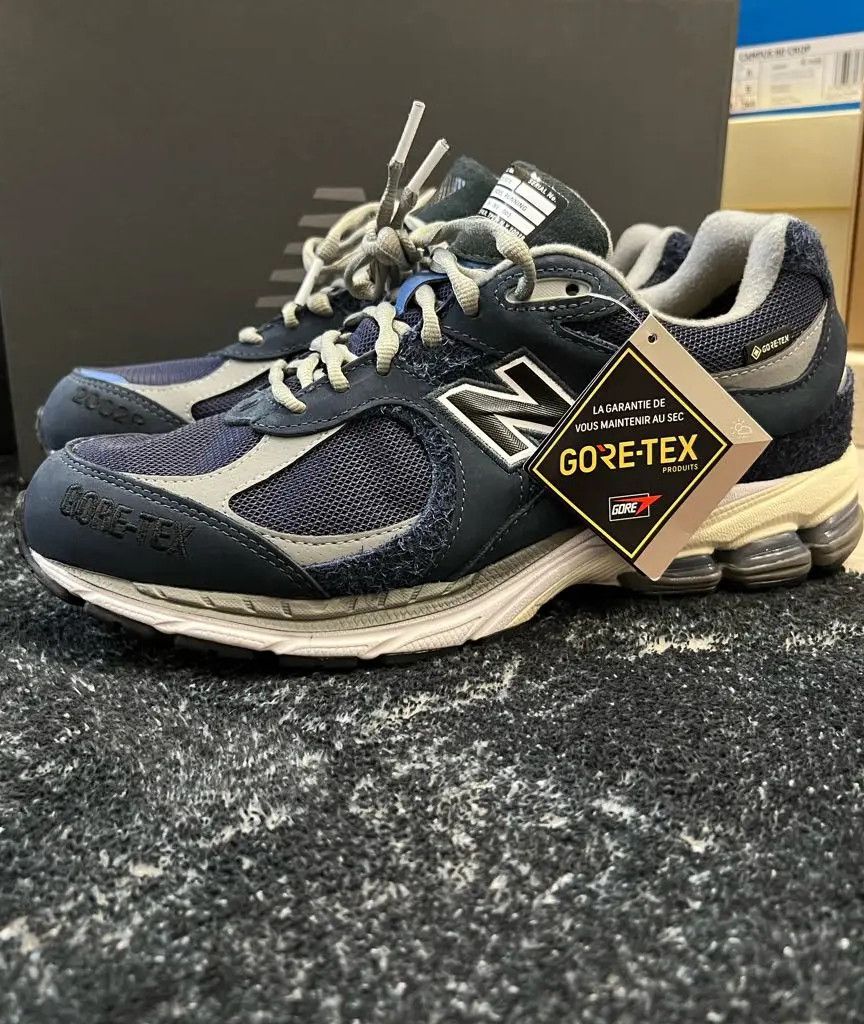 New Balance 2002R INVINCIBLE X GORE-TEX NAVY