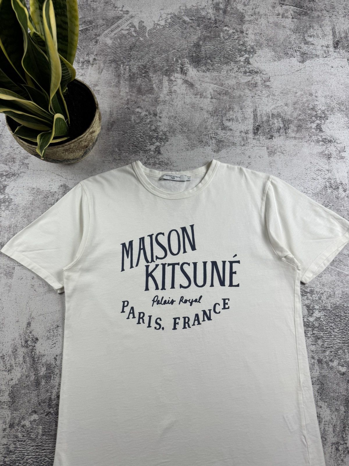 Maison Kitsune Maison Kitsune Paris Palais Royal Classic Graphic T Shirt Tee Size US S / EU 44-46 / 1 - 5 Thumbnail