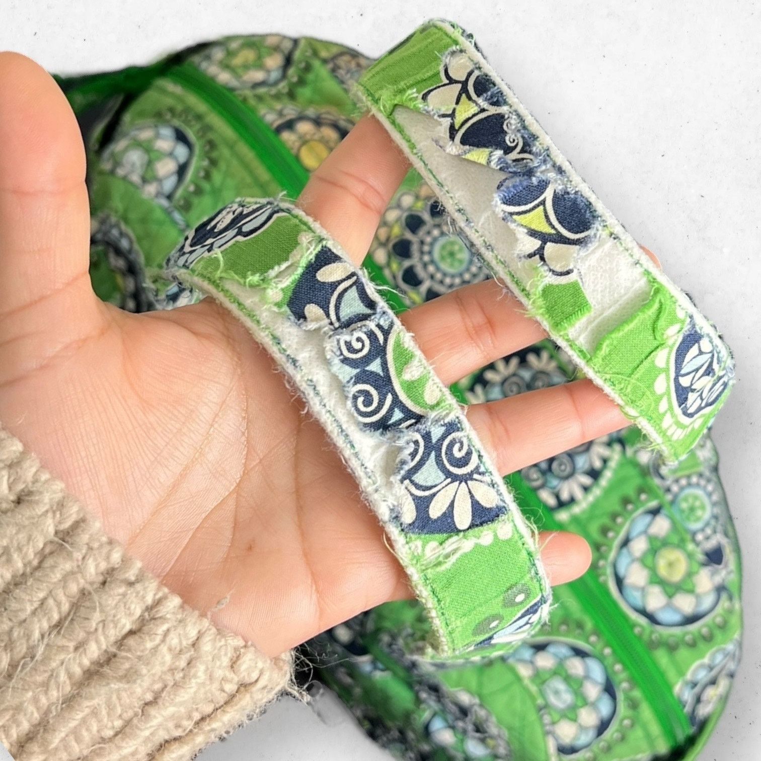 Vera Bradley Vera Bradley Cupcakes Green Retired Pattern Duffel DAMAGED Size ONE SIZE - 8 Thumbnail