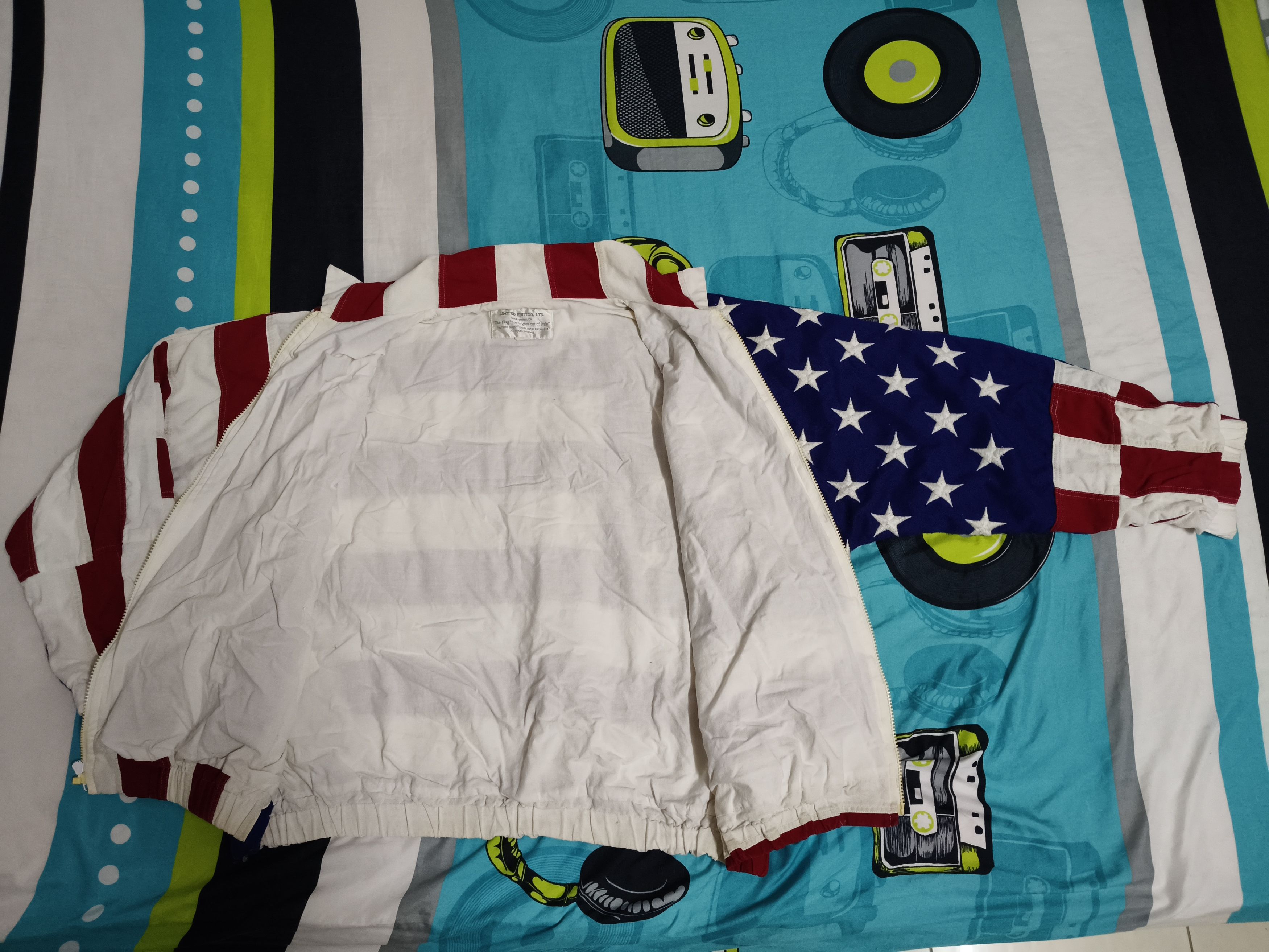 American Edition VINTAGE 1993 LIMITED EDITION LTD. AMERICAN FLAG BAGGY JACKET Size US XL / EU 56 / 4 - 5 Thumbnail