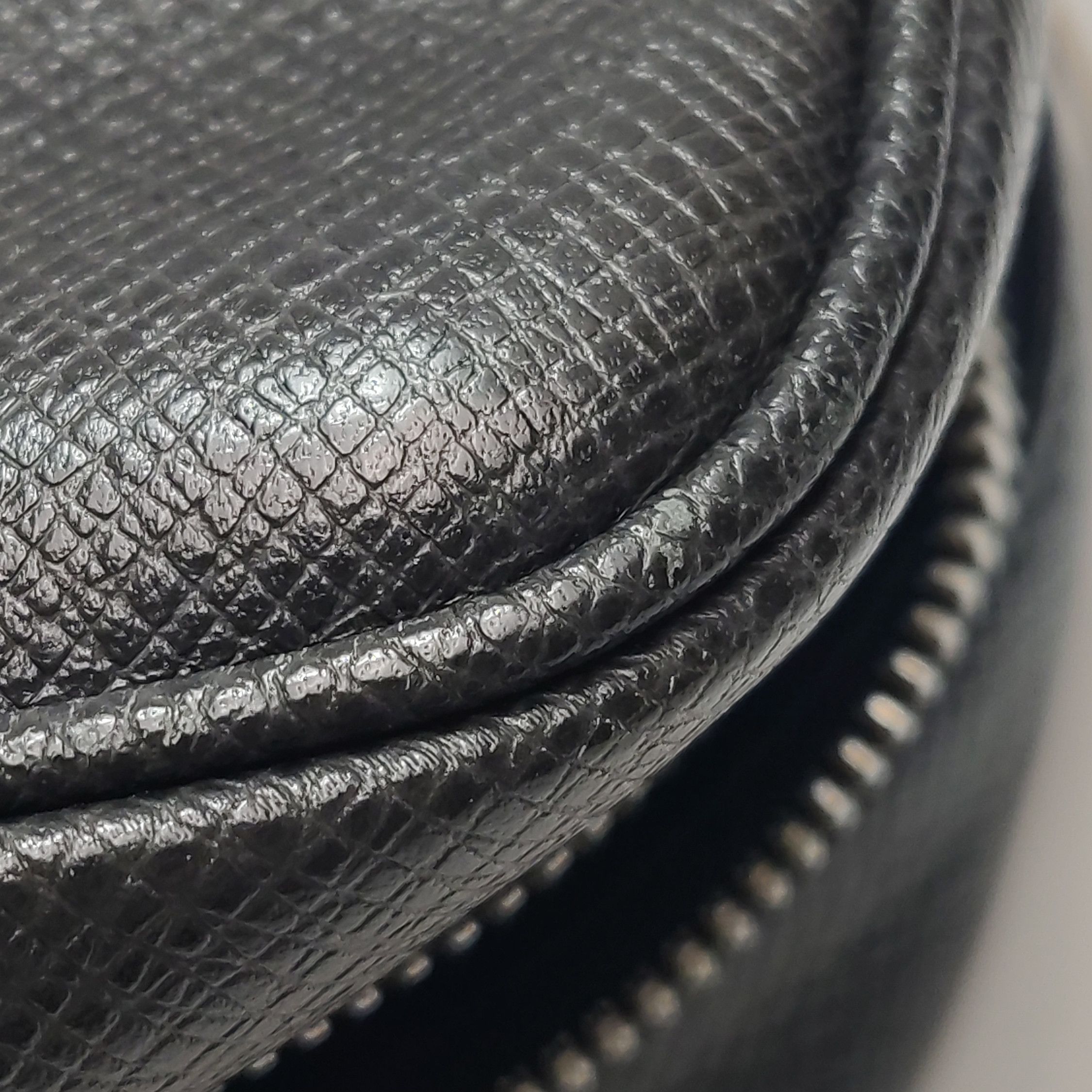 Louis Vuitton Louis Vuitton (LV) Cowhide Solid Zipper Clutch -y2506 Size ONE SIZE - 8 Thumbnail