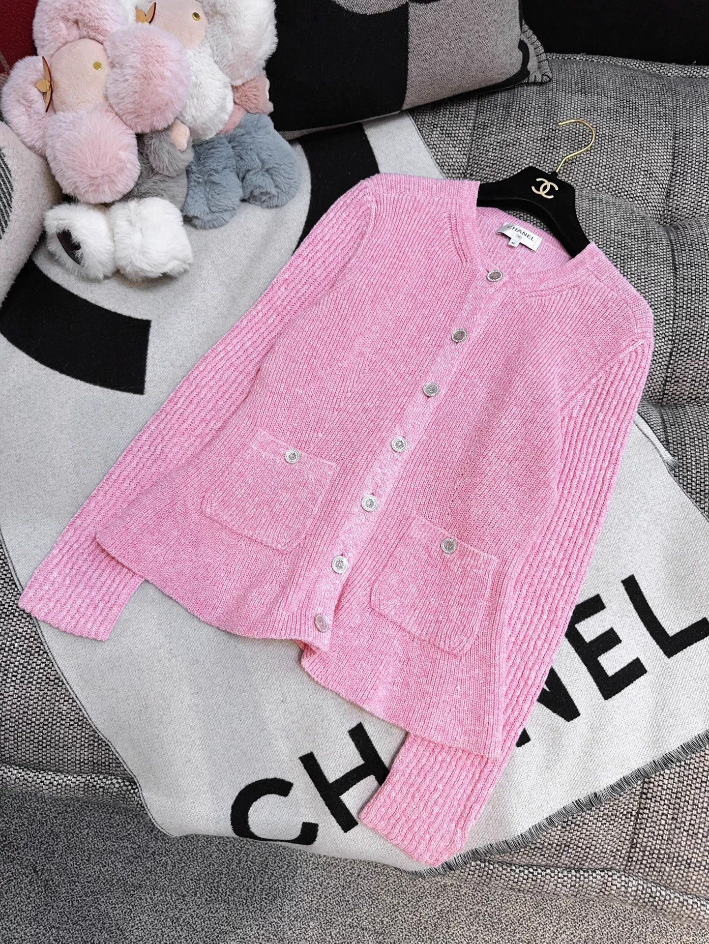 Chanel Chanel 23P Crystal Pink Crystal Button Knit Cardi 40 Size M / US 6-8 / IT 42-44 - 3 Thumbnail