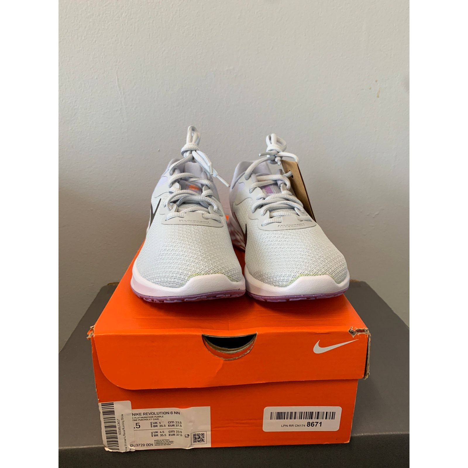 Nike Nike Air Revolution 6 Platinum Purple Women's 6.5 BRAND NEW Size US 6.5 / IT 36.5 - 2 Thumbnail