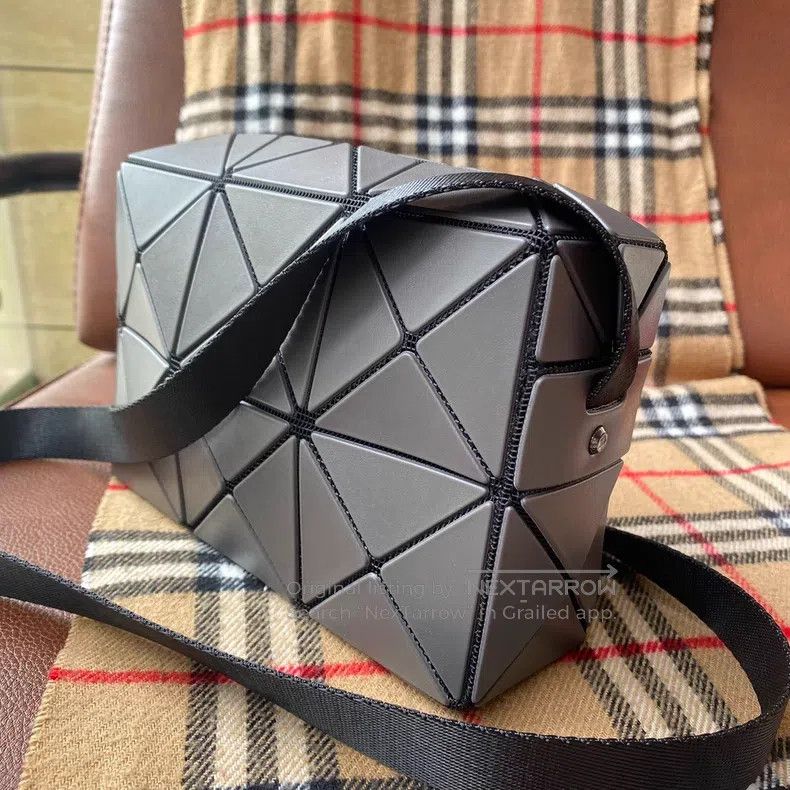 Issey Miyake Issey Miyake Dark Gray Frosted Gray Tote Bag Size ONE SIZE - 5 Thumbnail