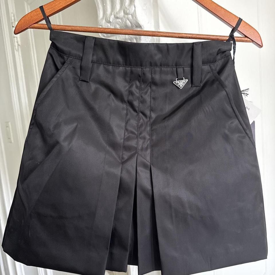 Prada Prada Re-Nylon Mini Skirt Size 25" / US 0 / IT 36 - 1 Thumbnail