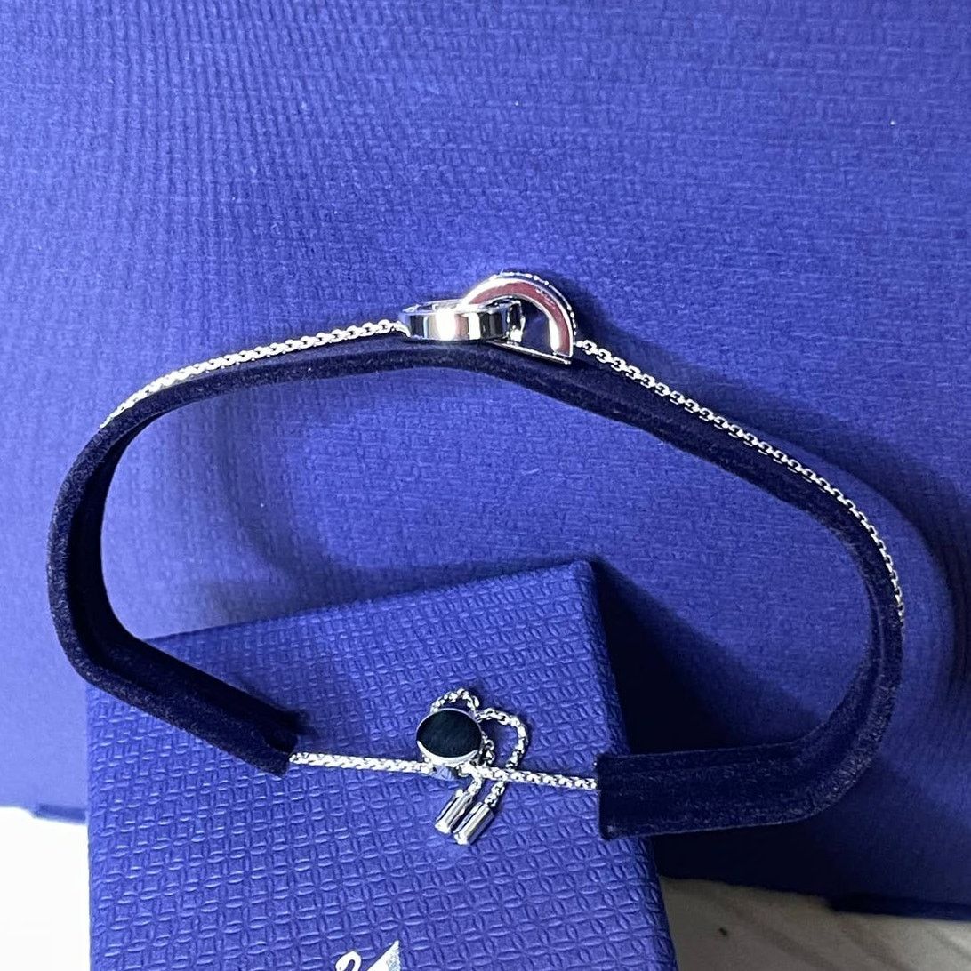 Swarovski Swarovski Hollow bracelet Interlocking loop, White Size ONE SIZE - 5 Thumbnail