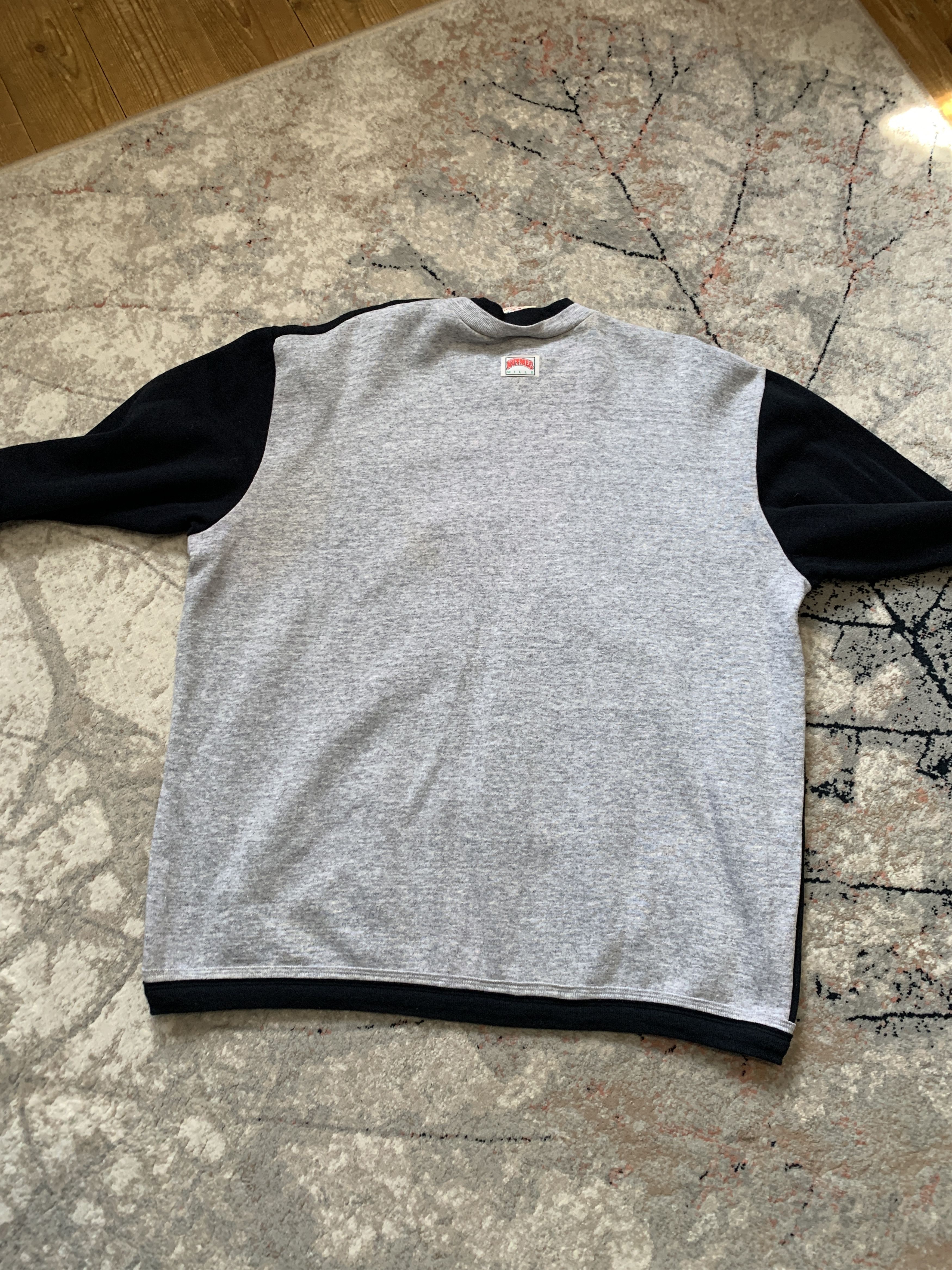 Nutmeg Nutmeg Mills QUEEN ELIZABETH 2 Vintage Sweatshirt Size US XL / EU 56 / 4 - 10 Thumbnail