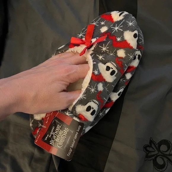 Disney NWT Nightmare Before Christmas Slipper Socks S/M Size ONE SIZE - 2 Thumbnail