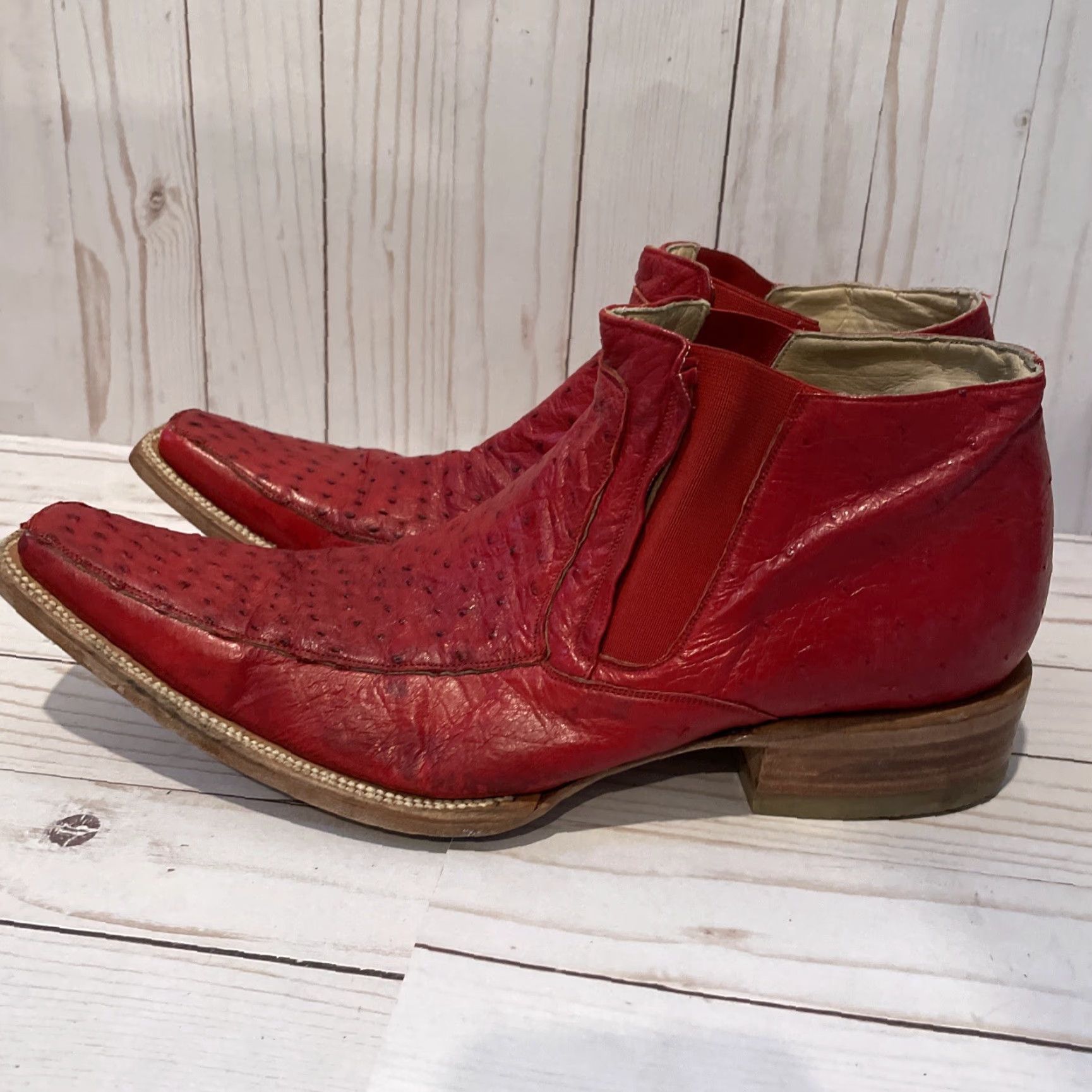 Skin VINTAGE John Wayne JOHN WHAYNEE Cowboy Boots Men 10 Red Alligator Pattern Square Toe Pull On Cowboy Boots Mens 10 Red 90s Size US 10 / EU 43 - 4 Thumbnail