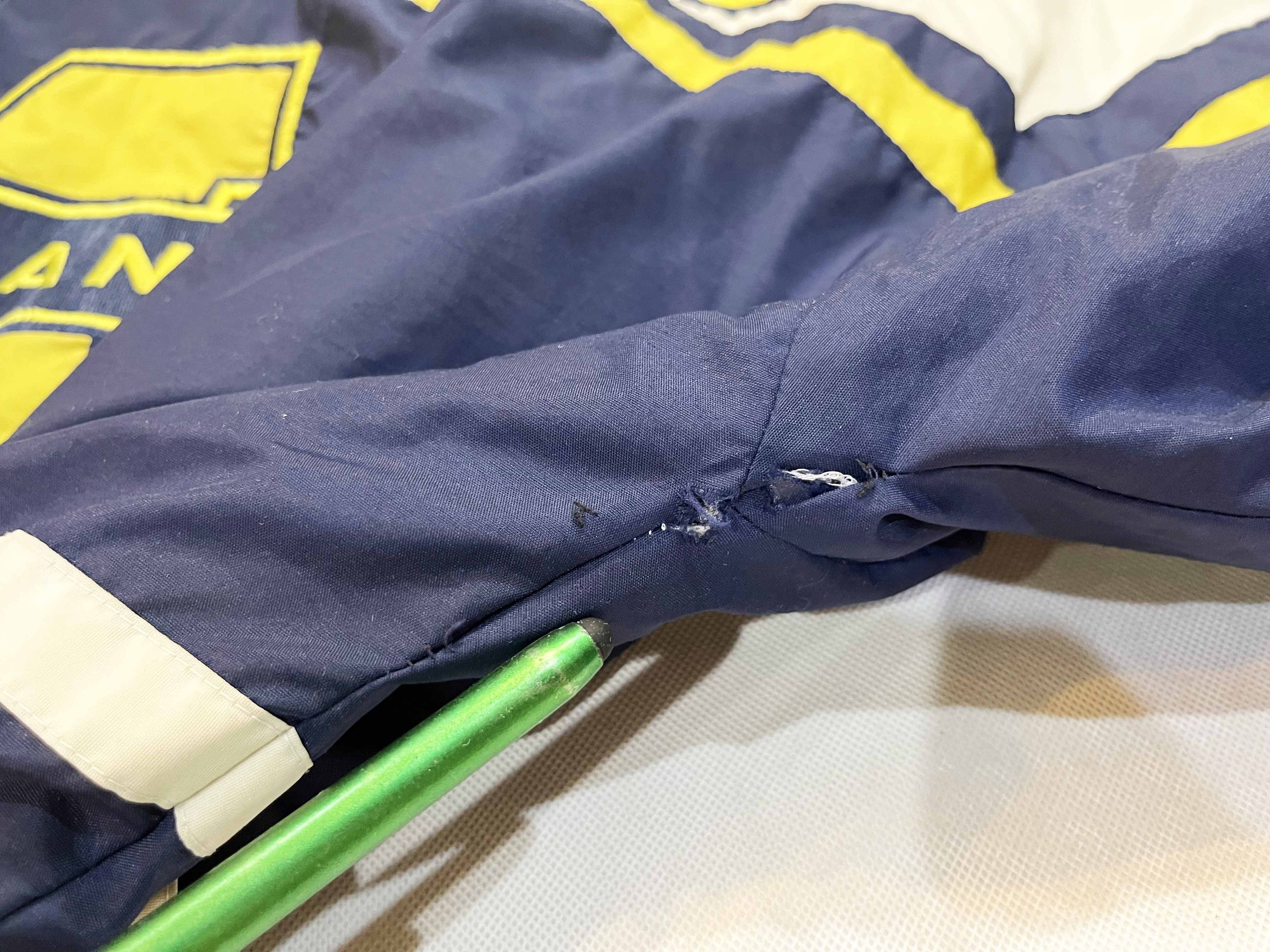 Apex One × NCAA × Vintage Vintage Apex One NCAA Michigan Wolverines Full Zip Jacket Size US L / EU 52-54 / 3 - 14 Thumbnail