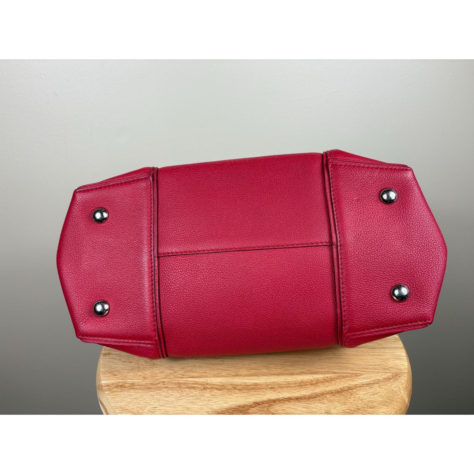Louis Vuitton Authentic Louis Vuitton Taurillon Parnassea MM Leather Bag Size ONE SIZE - 5 Thumbnail