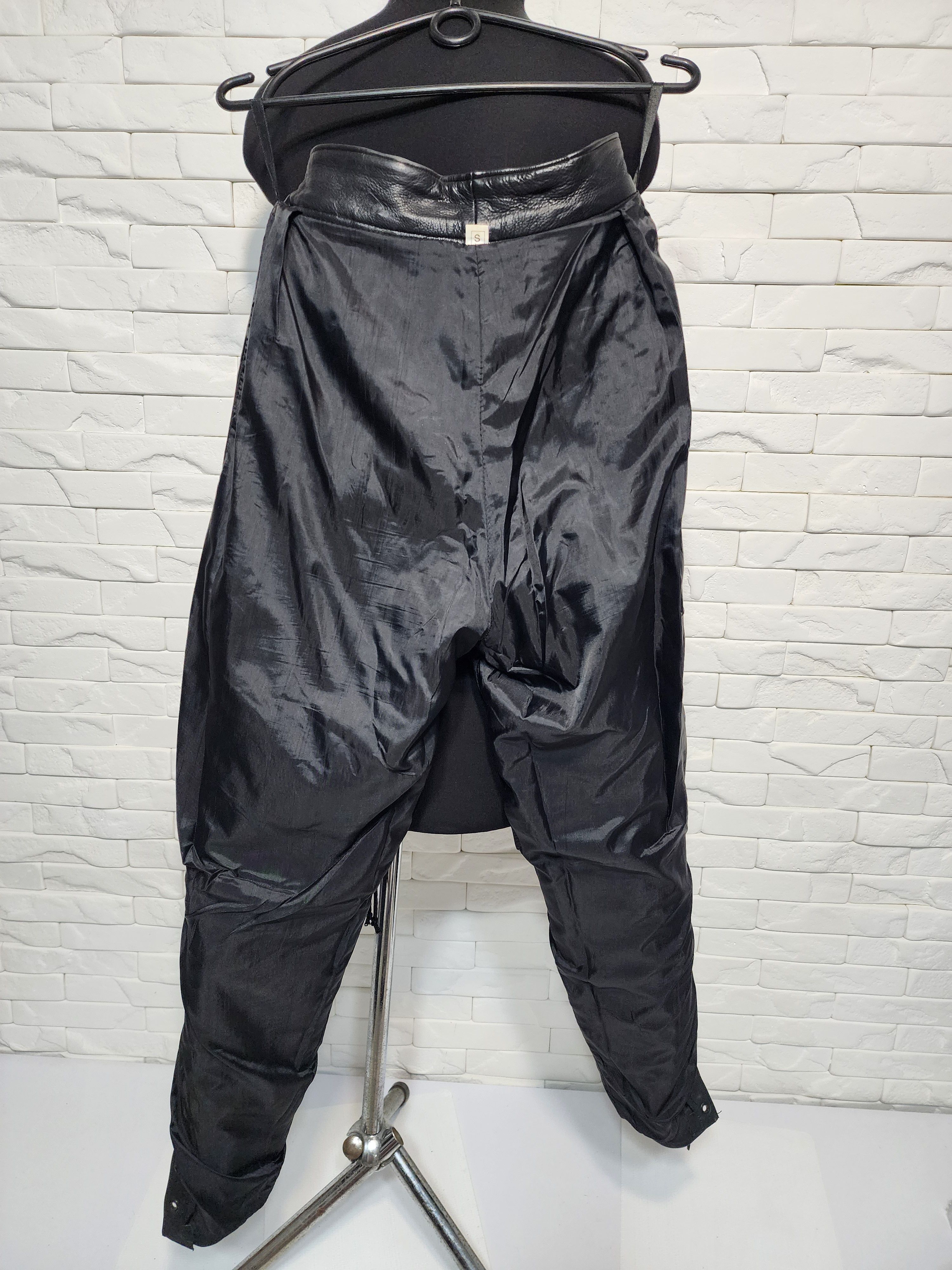 Genuine Leather Women's black leather pants. Size 25" / US 0 / IT 36 - 9 Thumbnail