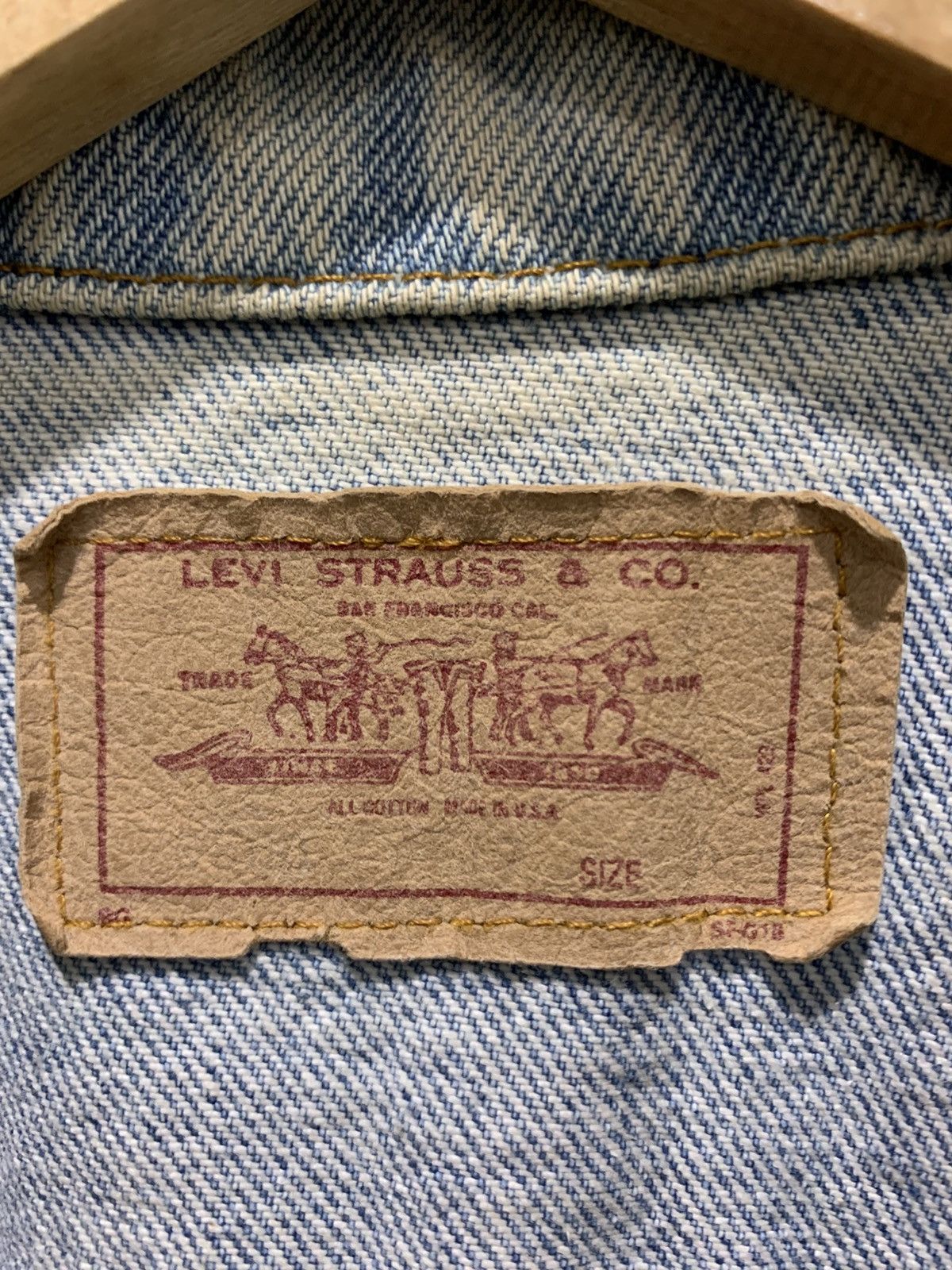 Levi's Levi's denim jacket distressed Size US M / EU 48-50 / 2 - 6 Thumbnail
