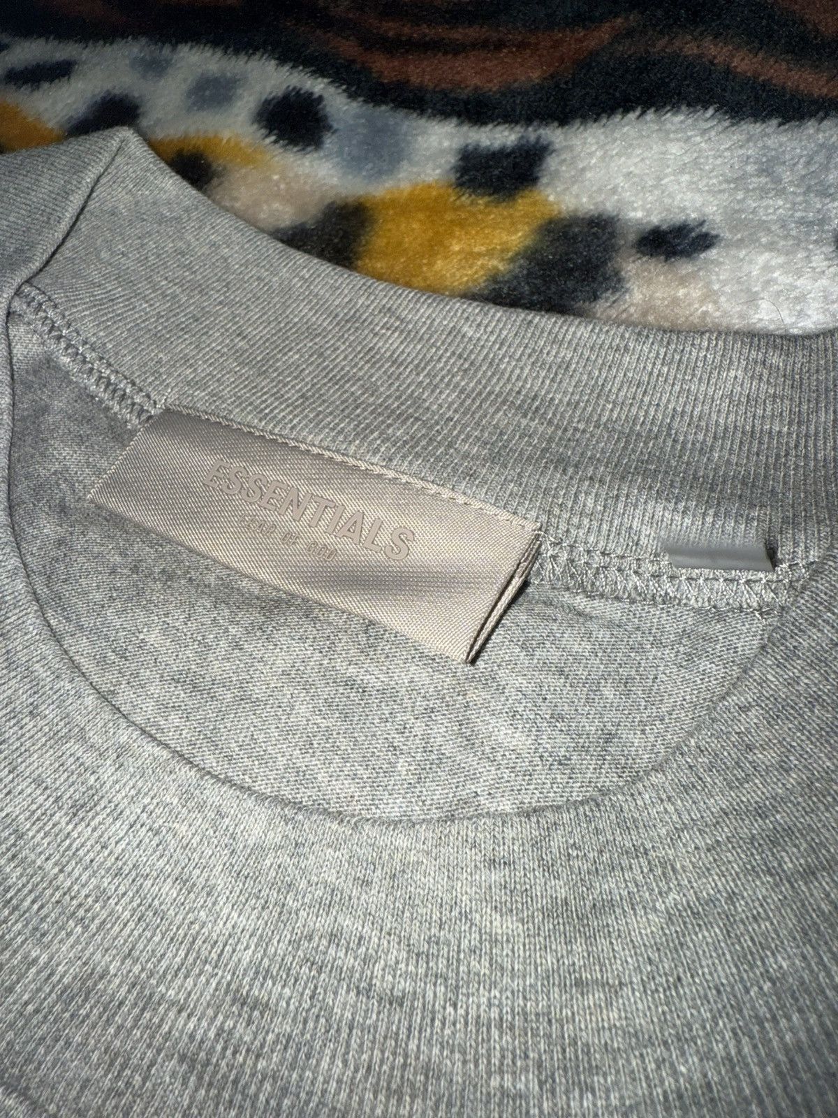 Essentials Fear of God Essentials "Dark Oatmeal" Tee Size US L / EU 52-54 / 3 - 4 Thumbnail
