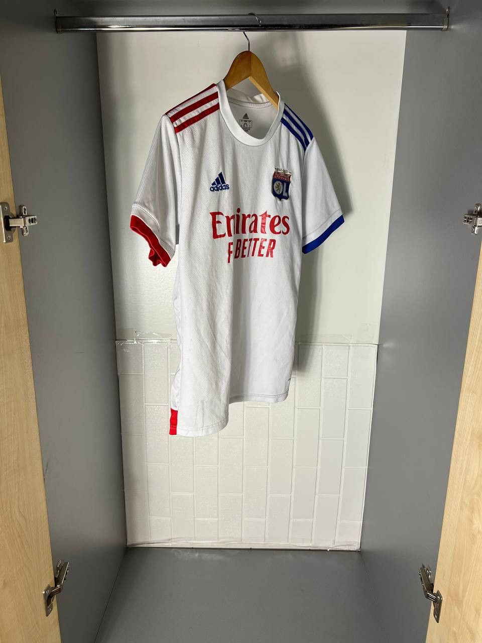 Vintage VERY RARE ADIDAS FC OLYMPIQUE LYON FRANCE SOCCER JERSEY Y2K Size US L / EU 52-54 / 3 - 4 Thumbnail