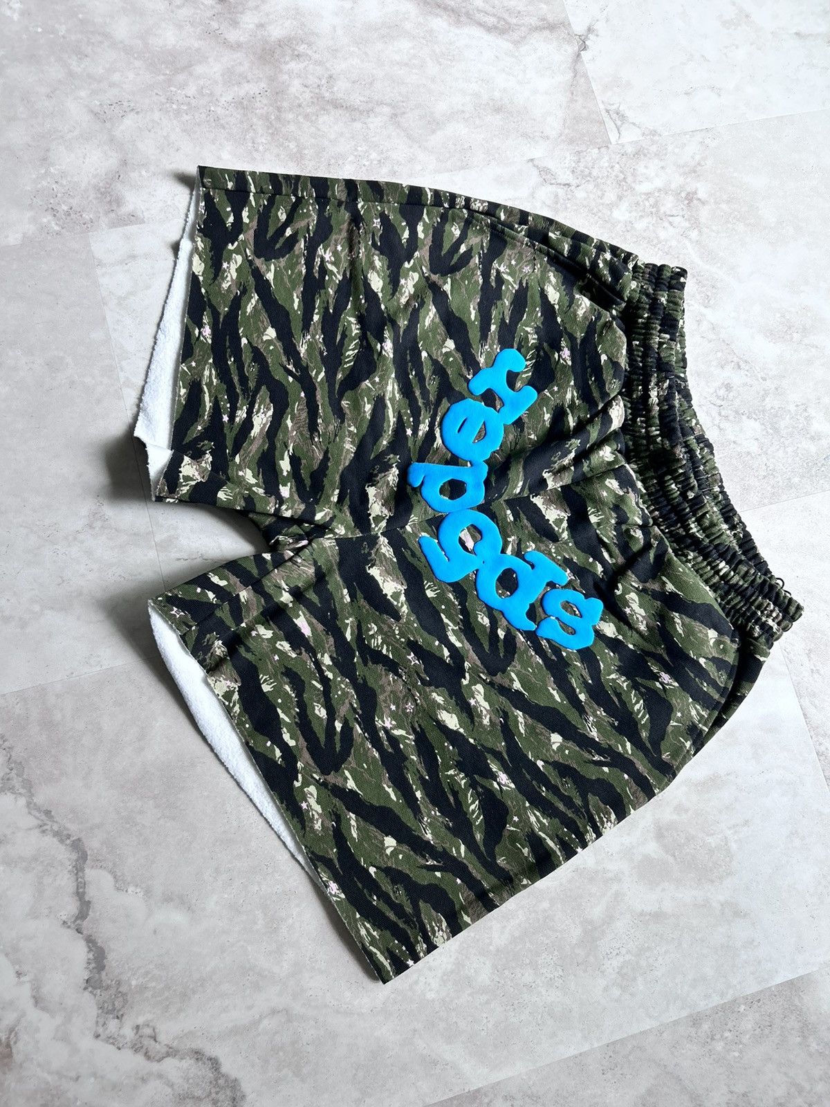 Sp5der × Young Thug Sp5der OG Web Tiger Camo Sweatshorts Size S Size US 30 / EU 46 - 3 Thumbnail