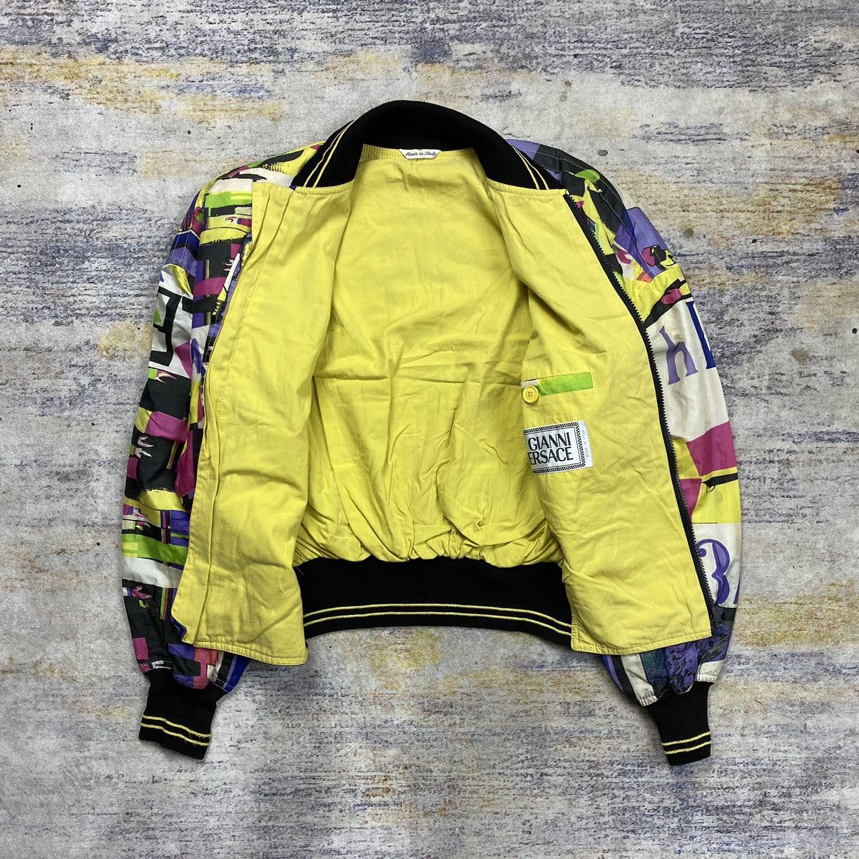 Versace vintage 90s gianni versace all over print bomber jacket Size S / US 4 / IT 40 - 7 Thumbnail