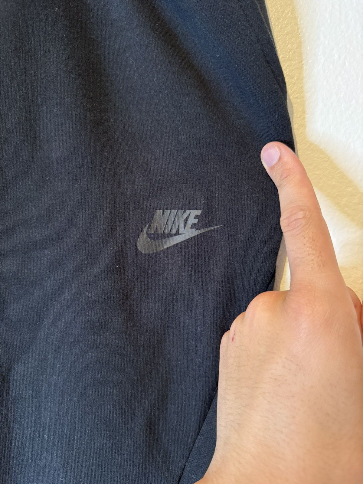 Nike Nike Joggers Men Size Large Tech Fleece Slim Fit Black Size US 39 - 2 Thumbnail