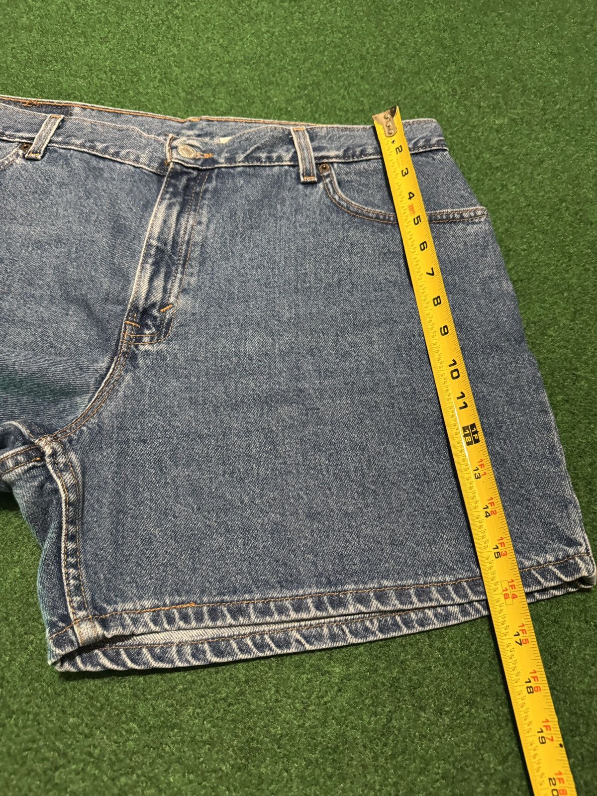 Levi's Vintage Clothing Vintage 90s Levi’s Guys Fit 38 Waist 6” Denim Shorts Size 38" / US 16 / IT 52 - 9 Thumbnail