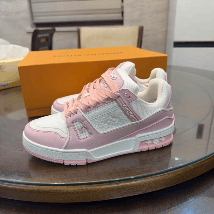 Louis Vuitton Louis Vuitton Low-Top Sneakers Size US 8.5 / IT 38.5 - 1 Thumbnail