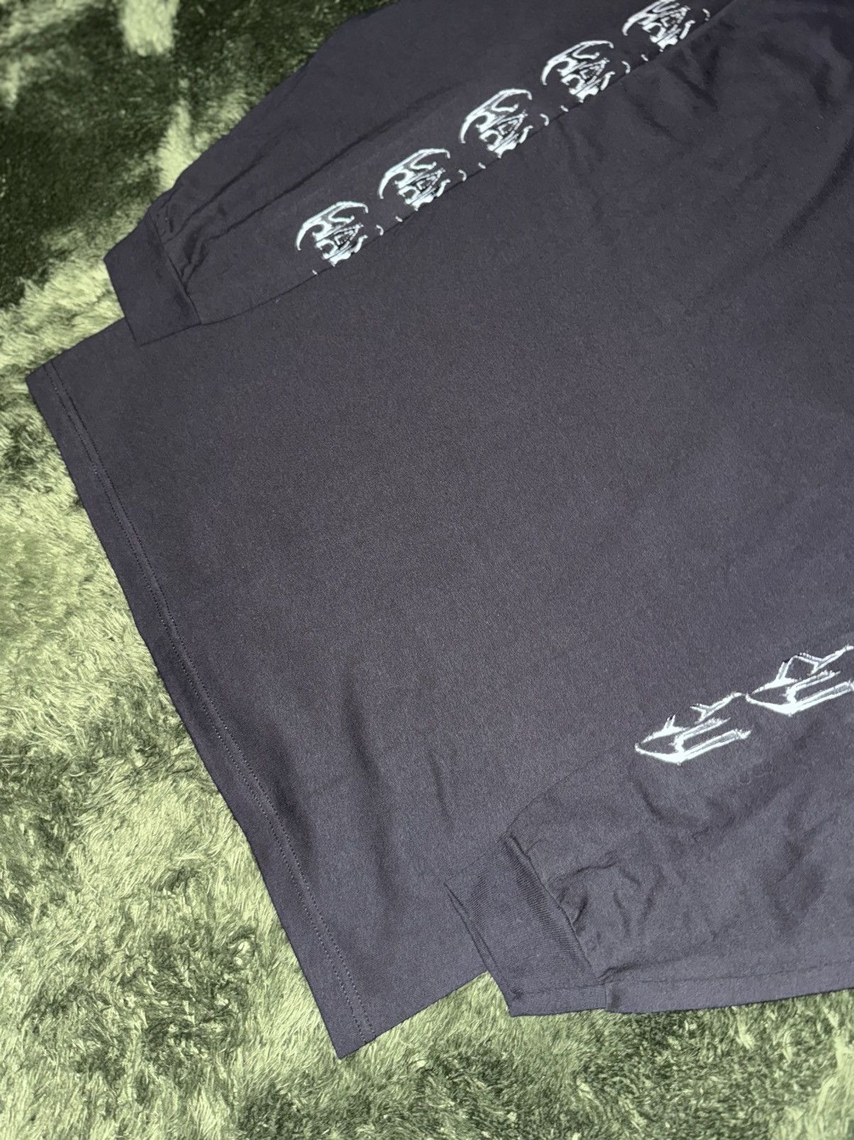 Designer [L] NANCY realms of darkness graphic long sleeve black Size US L / EU 52-54 / 3 - 9 Thumbnail