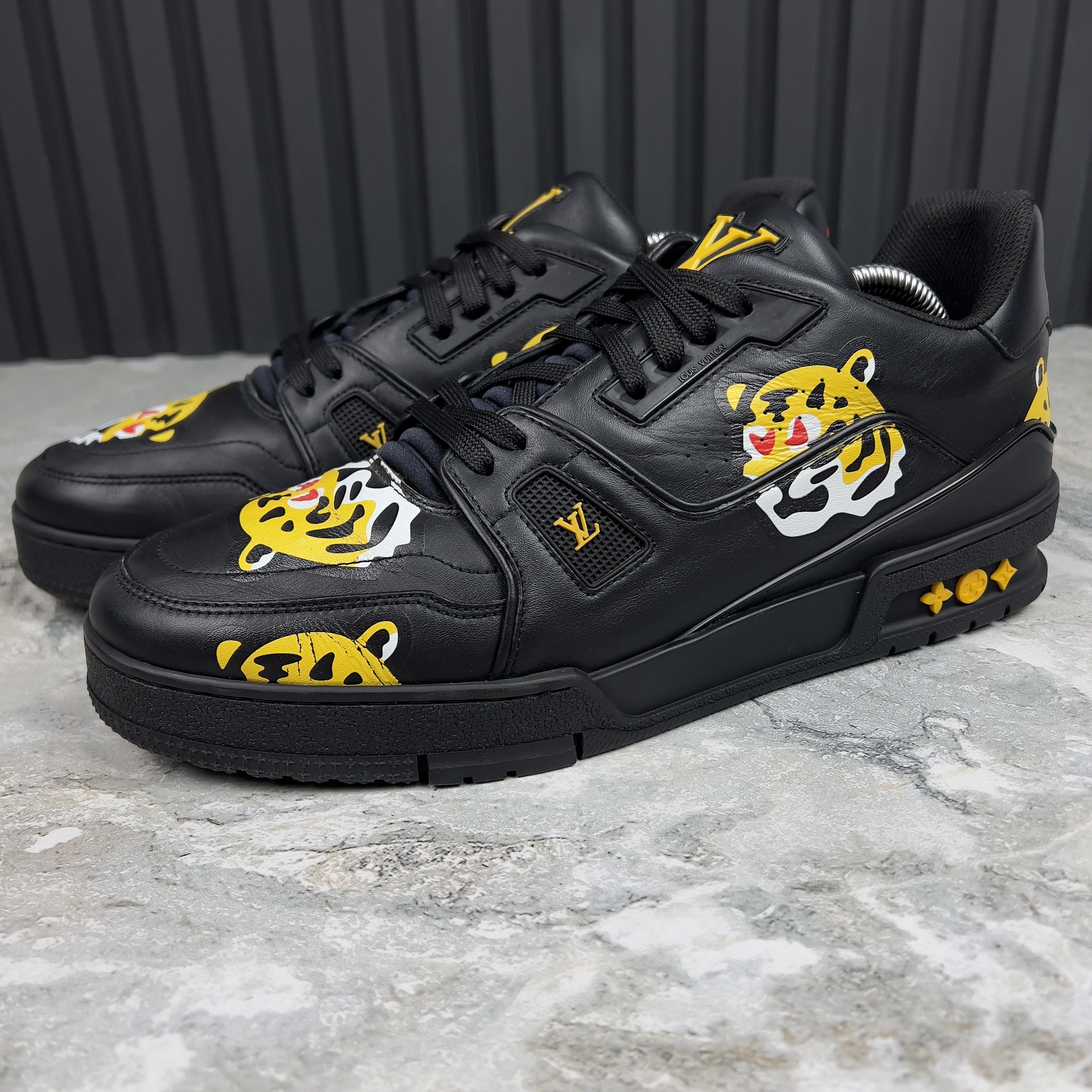 Louis Vuitton Louis Vuitton Nigo Trainer LV Tiger Sneaker Monogram Size US 9.5 / EU 42-43 - 14 Thumbnail