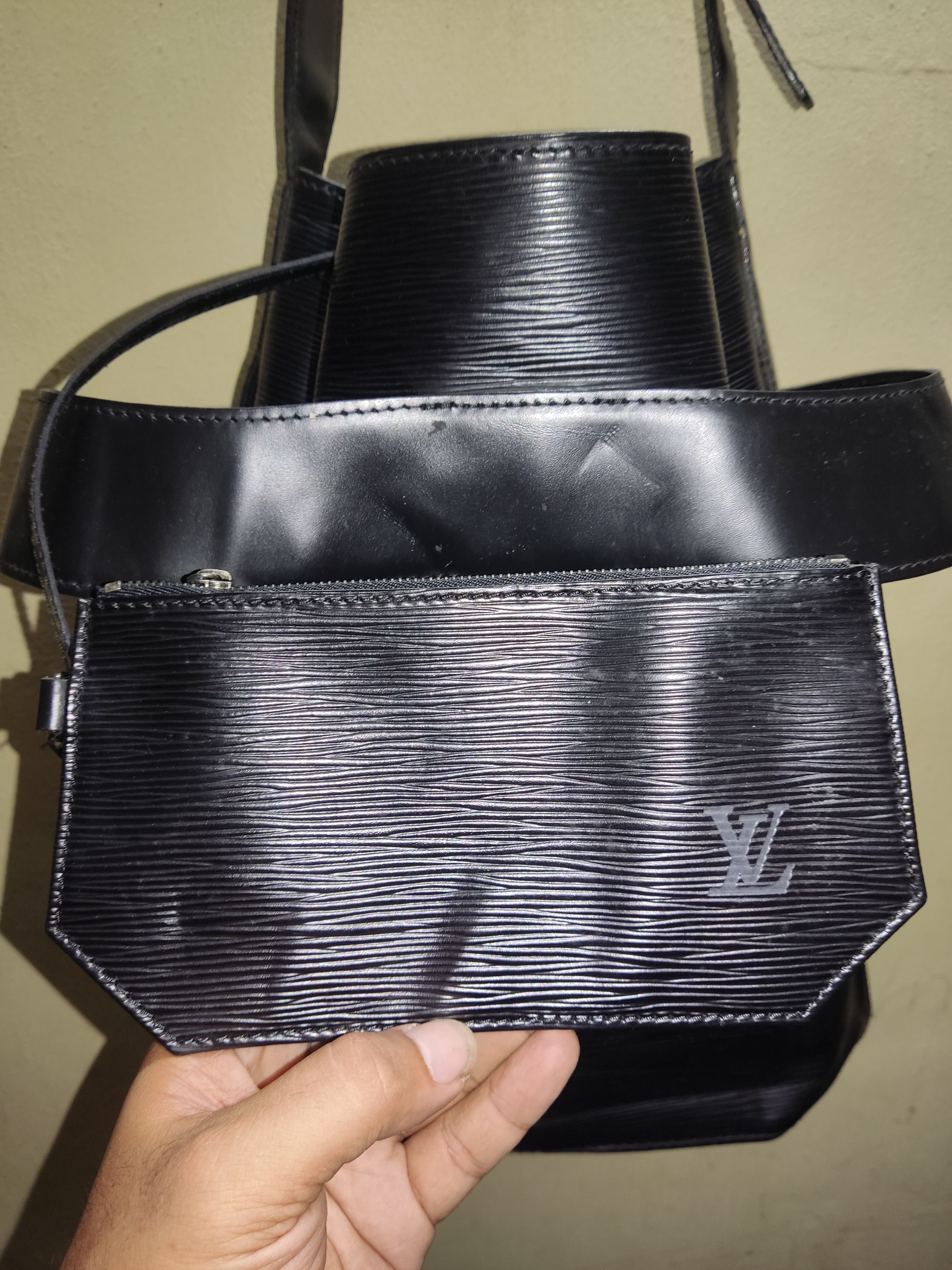 Louis Vuitton Louis Vuitton Noir Epi Leather Sac Depaule Bag Size ONE SIZE - 10 Thumbnail