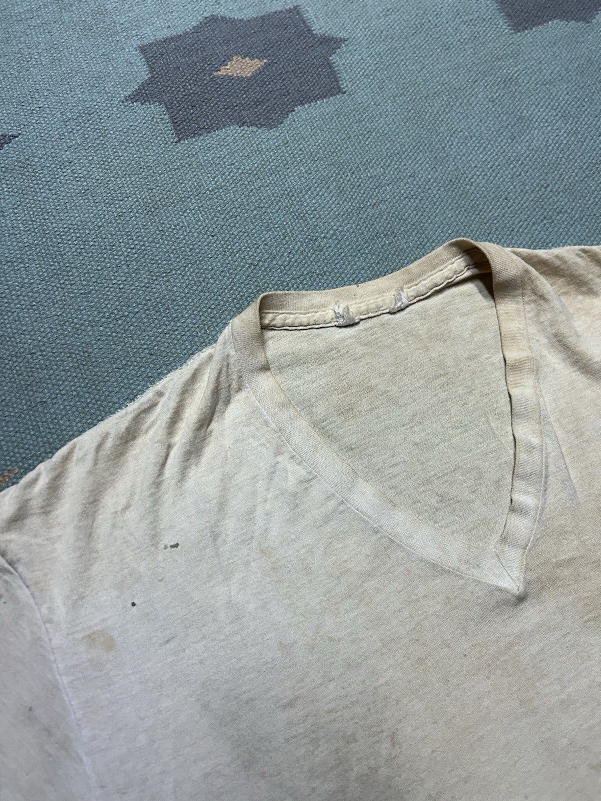 Vintage Vtg 80s blank white t shirt v neck worn soft cotton adult XL Size US XL / EU 56 / 4 - 7 Thumbnail