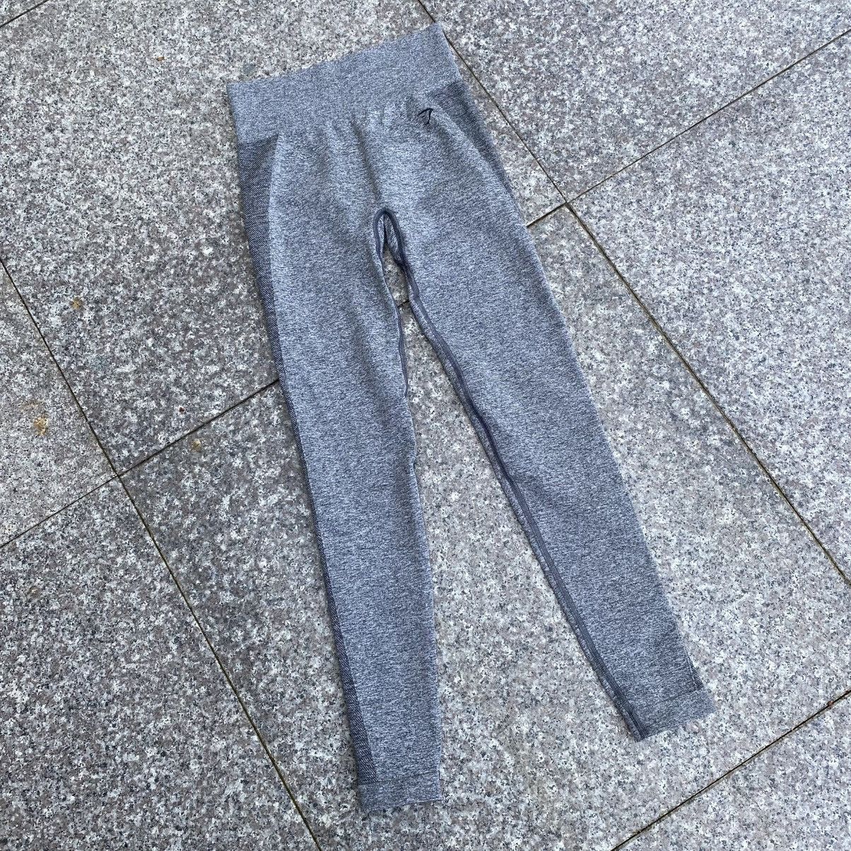 Gymshark Gymshark leggings Size 27" / US 4 / IT 40 - 2 Thumbnail