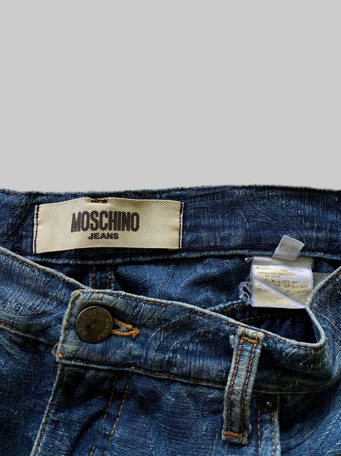 Moschino Vintage Moschino Embossed Design Jeans Size US 30 / EU 46 - 3 Thumbnail