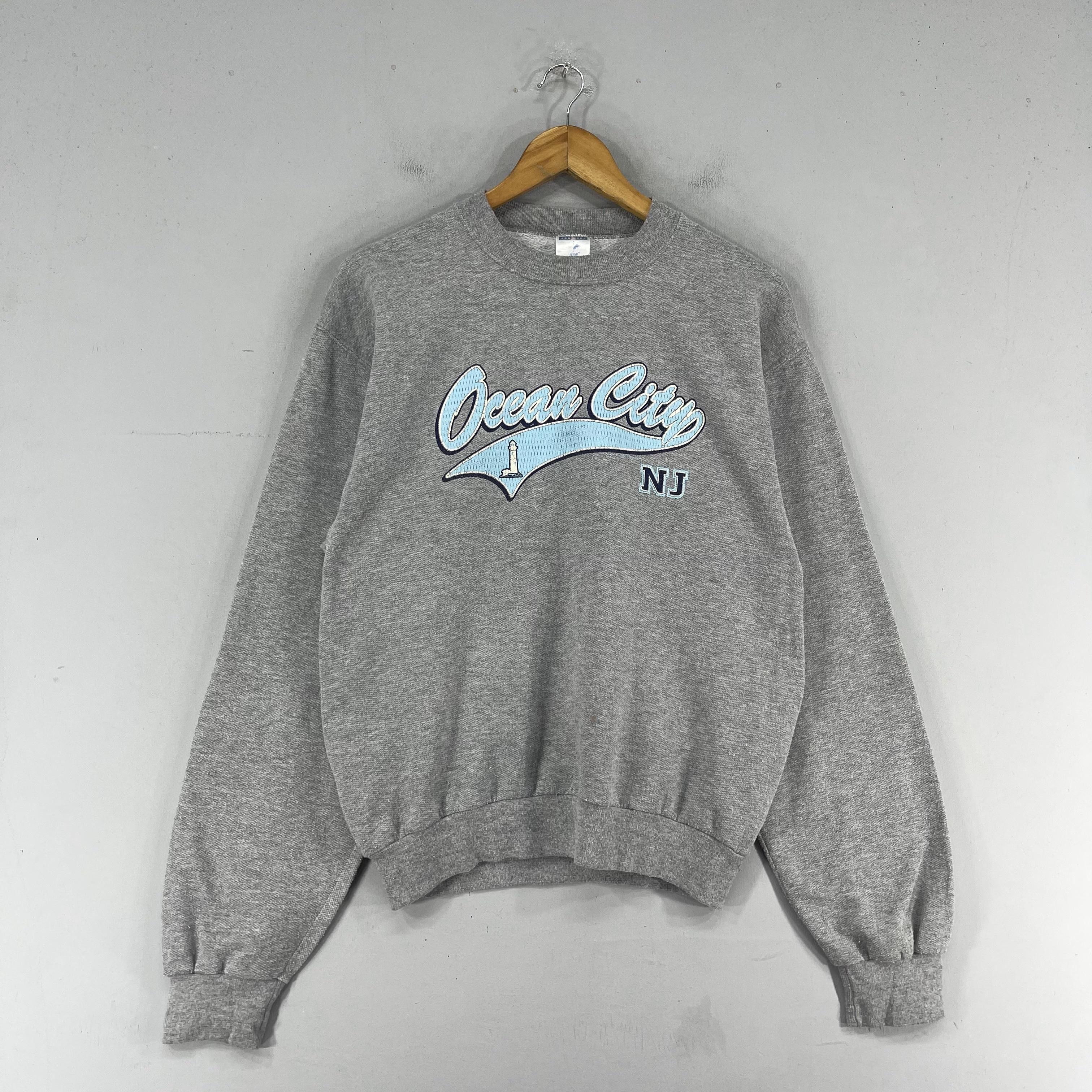 Vintage Y2K OCEAN CITY Spell Out Printed Sweatshirt