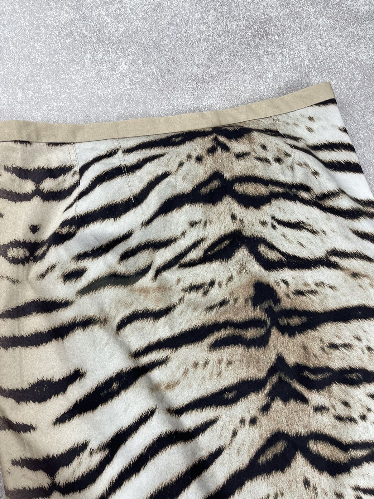 Designer Vintage Roccobarocco Leopard Print Skirt Size I 44 Size 30" / US 8 / IT 44 - 3 Thumbnail
