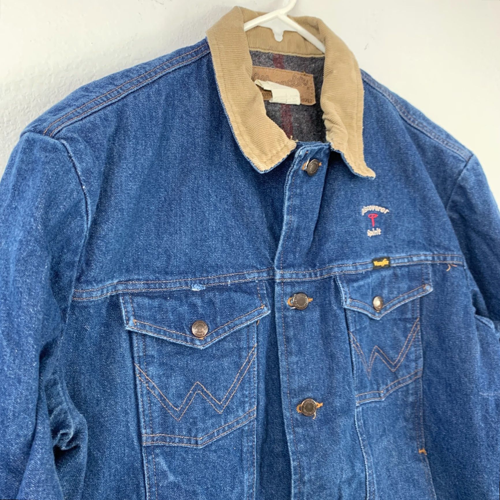 Wrangler VINTAGE Wrangler Jacket Denim Blue 44 Men Lined Chore Work Embroidered Discovery Spirit Size US 44 / EU 60 - 2 Thumbnail
