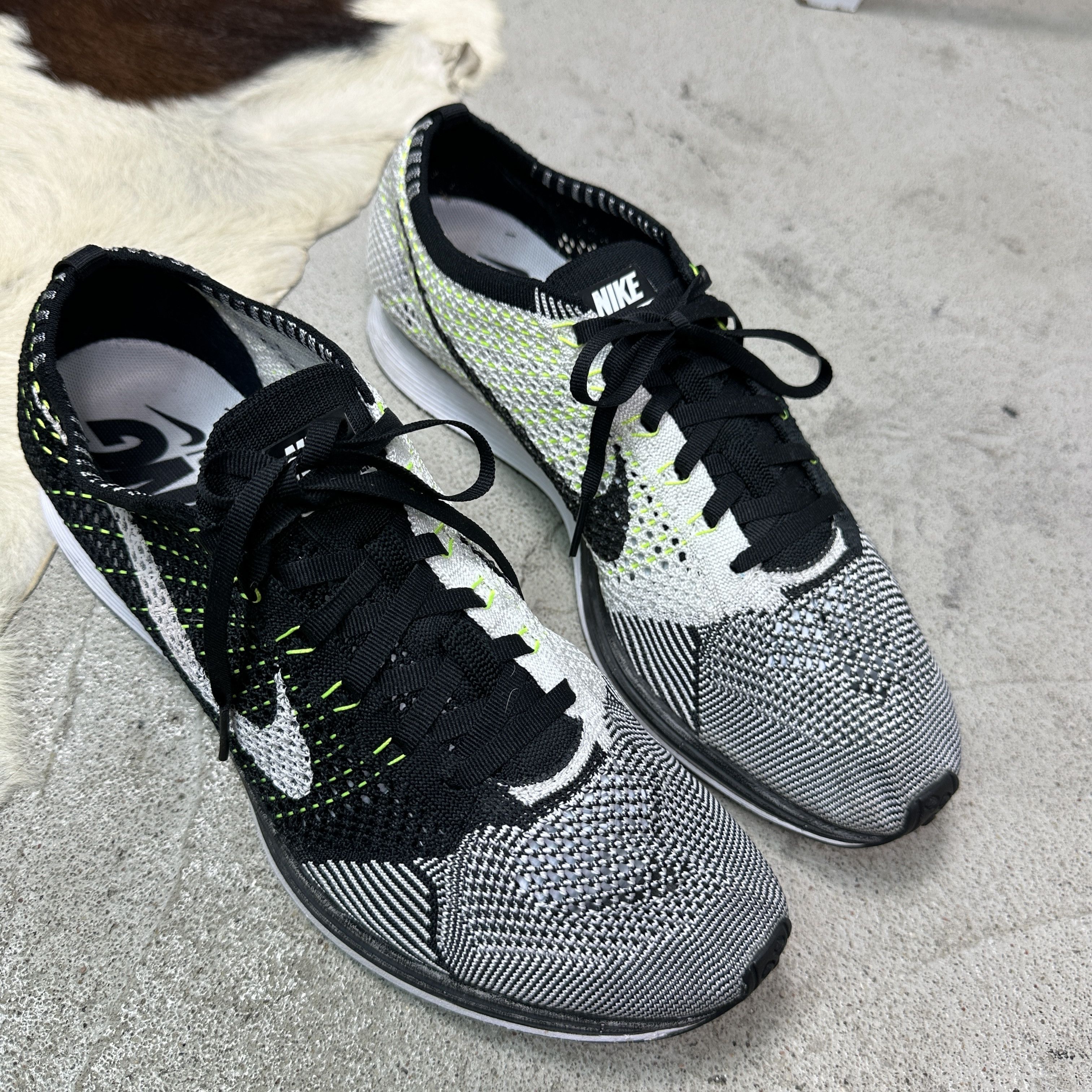 Nike Vintage Sporty Nike Racer Flyknit Orca Volt Sneakers Y2K Size US 11.5 / EU 44-45 - 9 Thumbnail