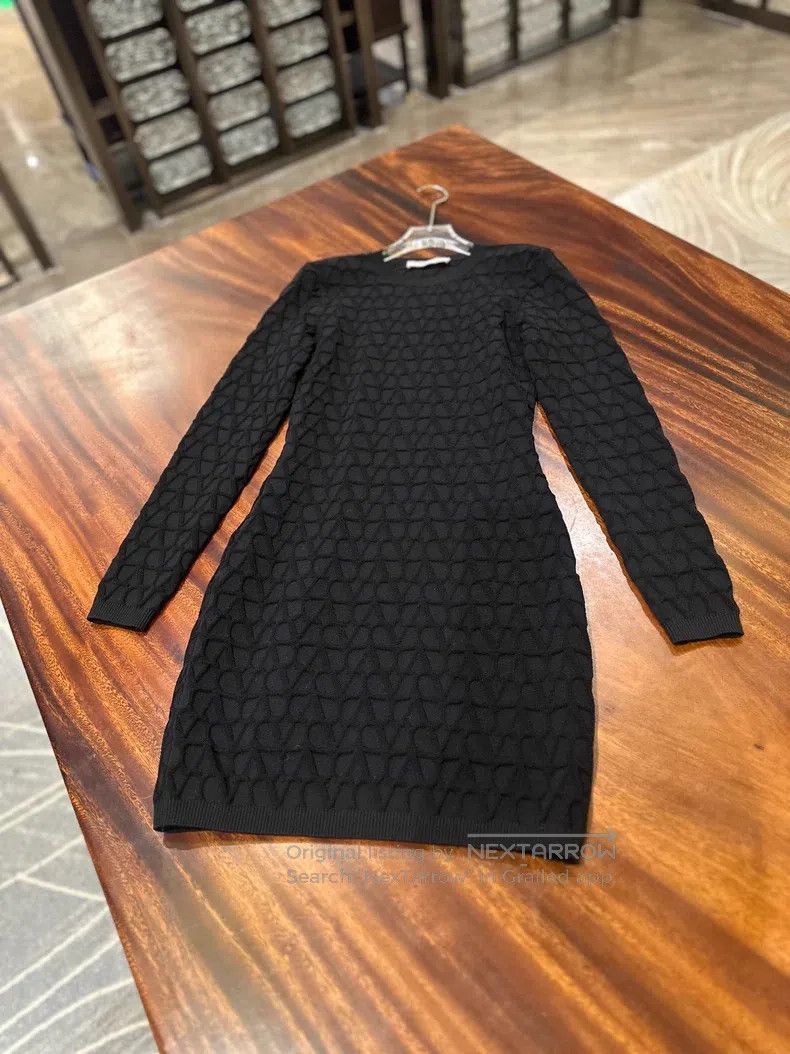Valentino Valentino Black three-dimensional logo knitted skirt Size L / US 10 / IT 46 - 3 Thumbnail