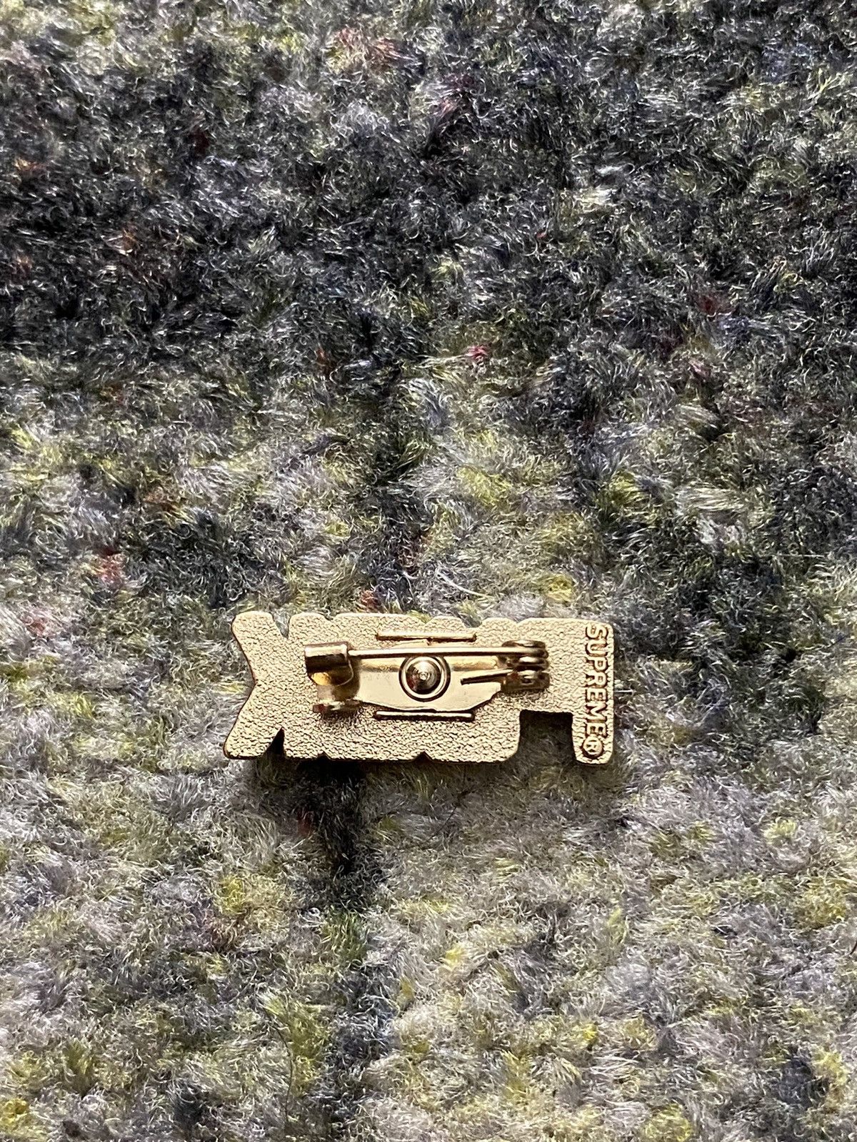 Supreme Supreme FUCK Studded Logo Pin Size ONE SIZE - 3 Thumbnail