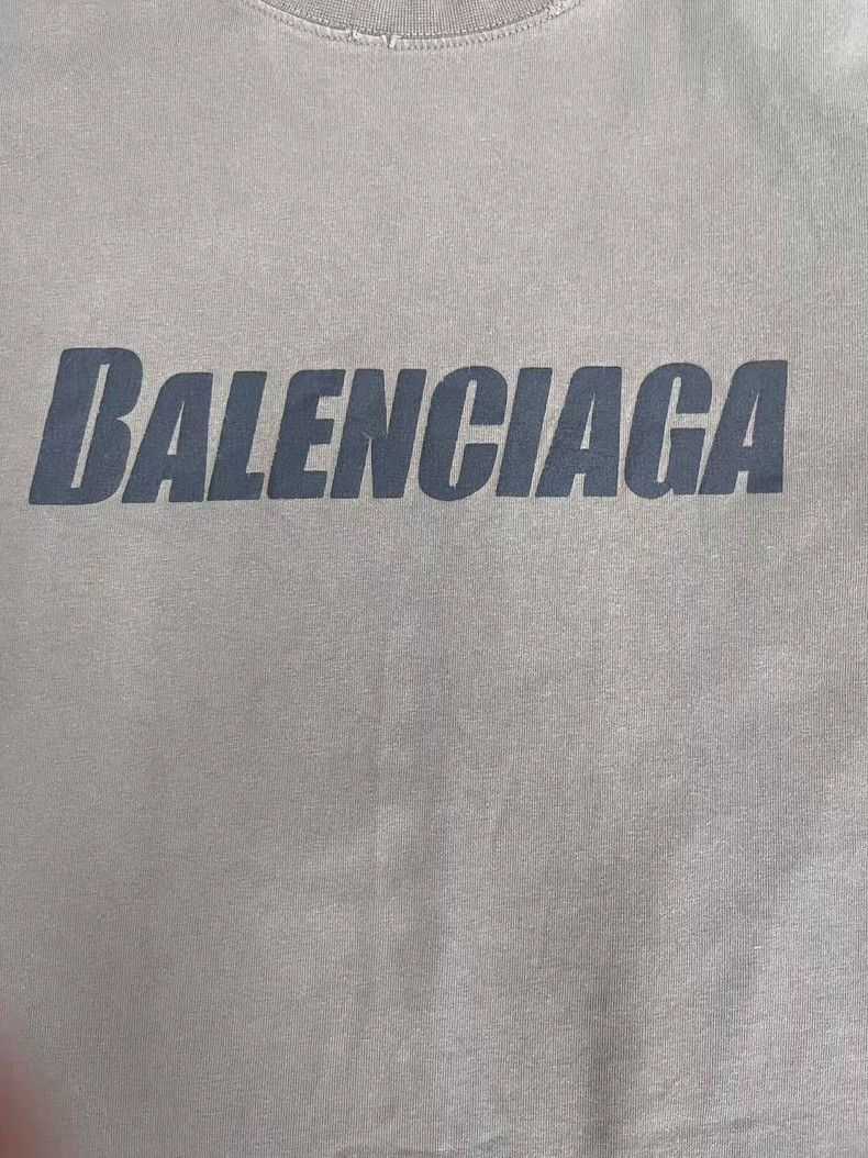 Balenciaga Balenciaga Ripped Letter Logo Printed Worn Crew Neck Short Size US XL / EU 56 / 4 - 3 Thumbnail
