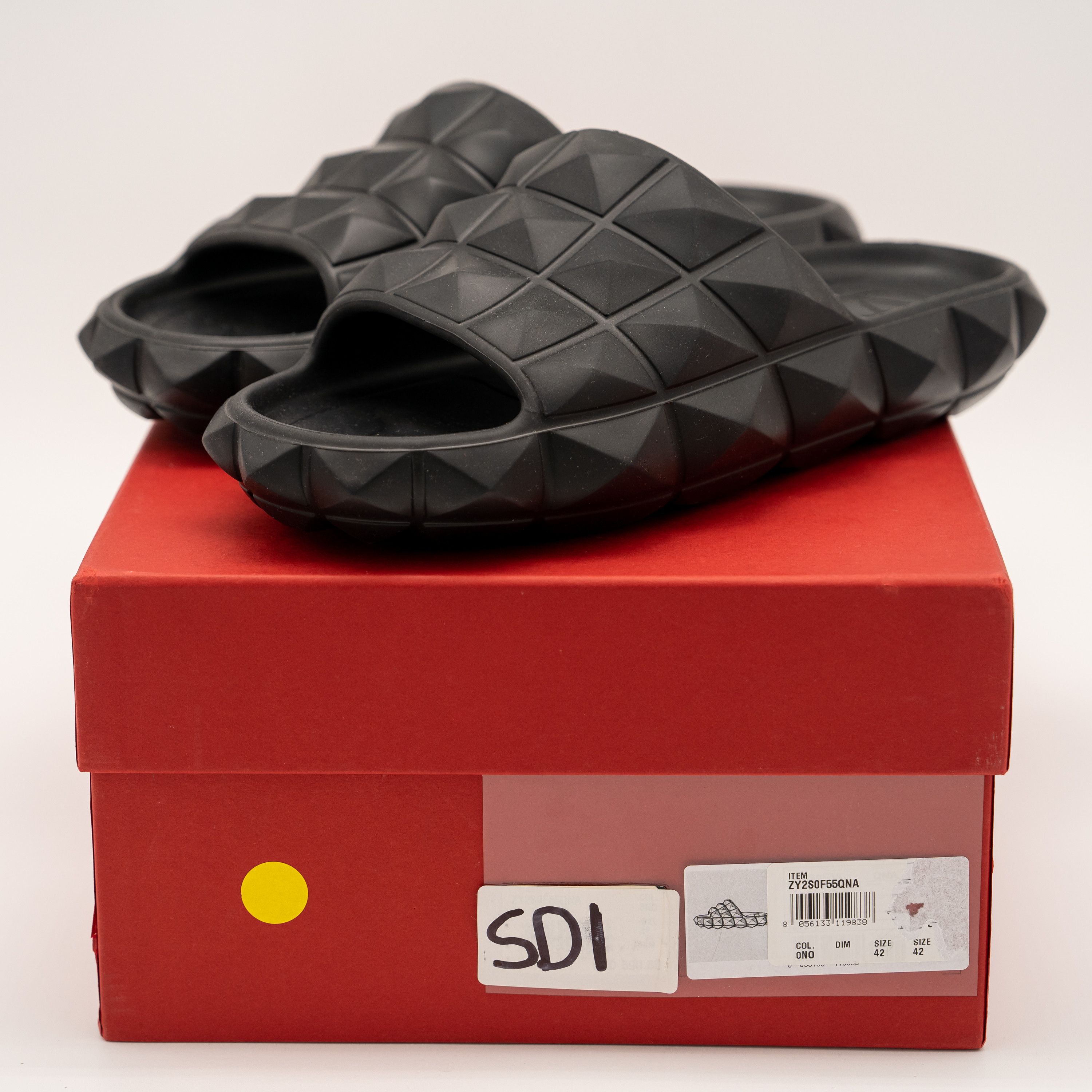 Valentino 42 eu 9 us Valentino Garavani Roman Stud Turtle Black Slide Size US 9 / EU 42 - 10 Thumbnail