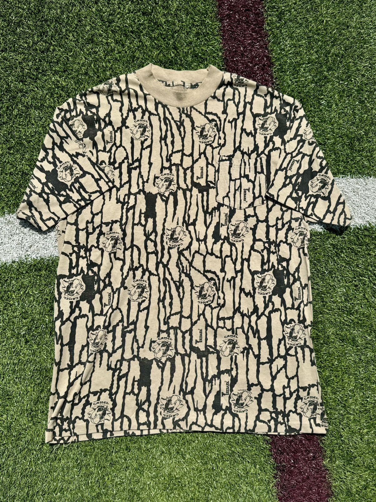 Camel × Vintage Vintage Camel Trebark All Over Print 90's Cigarette T-Shirt 