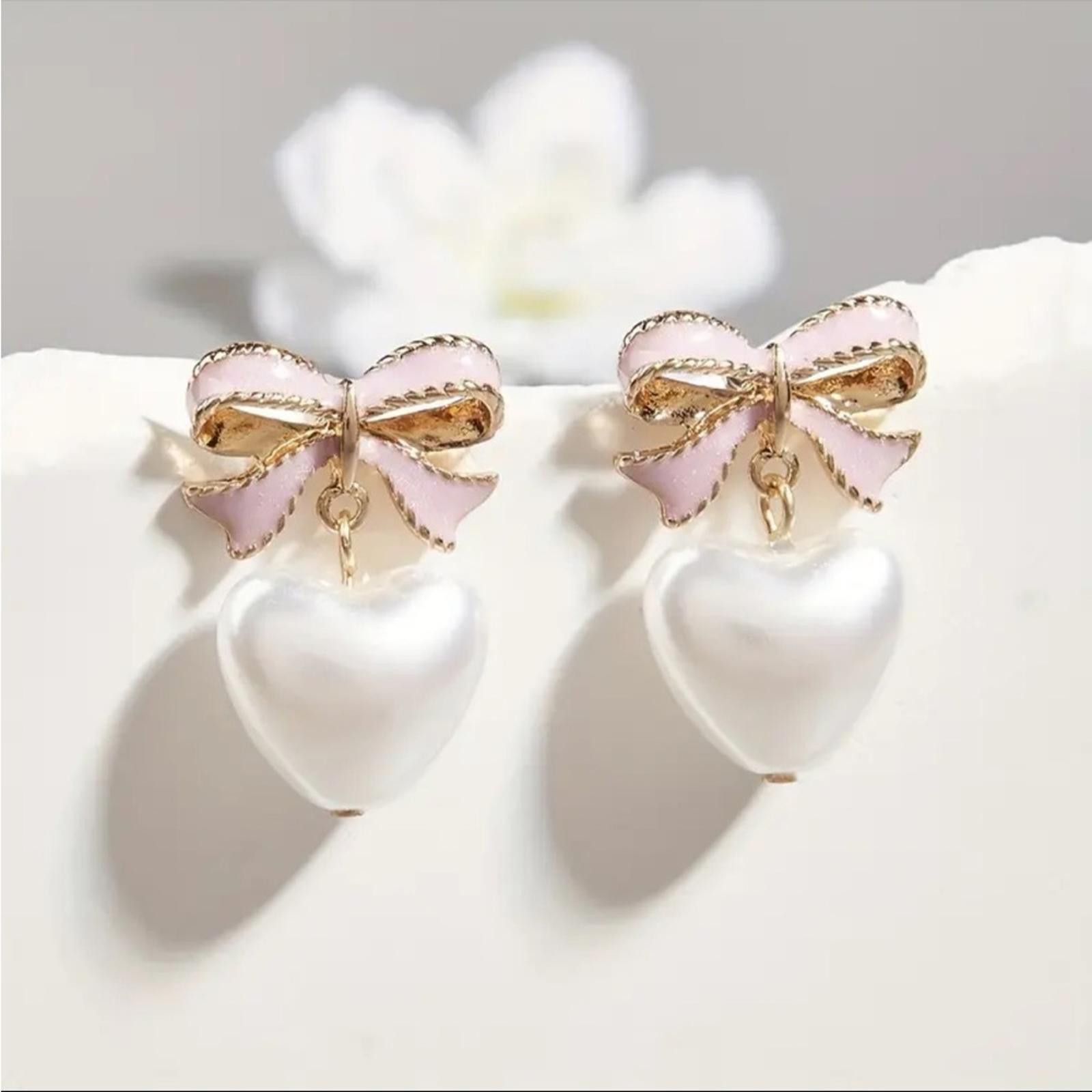 Designer Pink and Gold Pearl Bow Heart Earrings Dangle Stud Size ONE SIZE - 2 Thumbnail