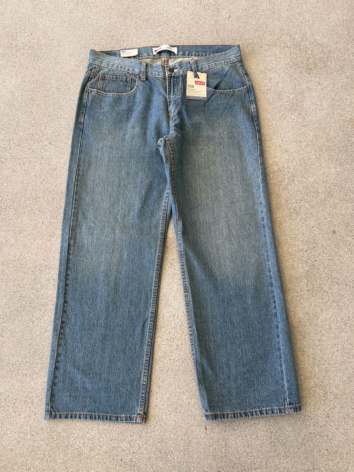 Levi's BN Levi’s 550 Relax Fit Dark Stone Washed Jeans Size 34 x 28 Size US 34 / EU 50 - 1 Thumbnail