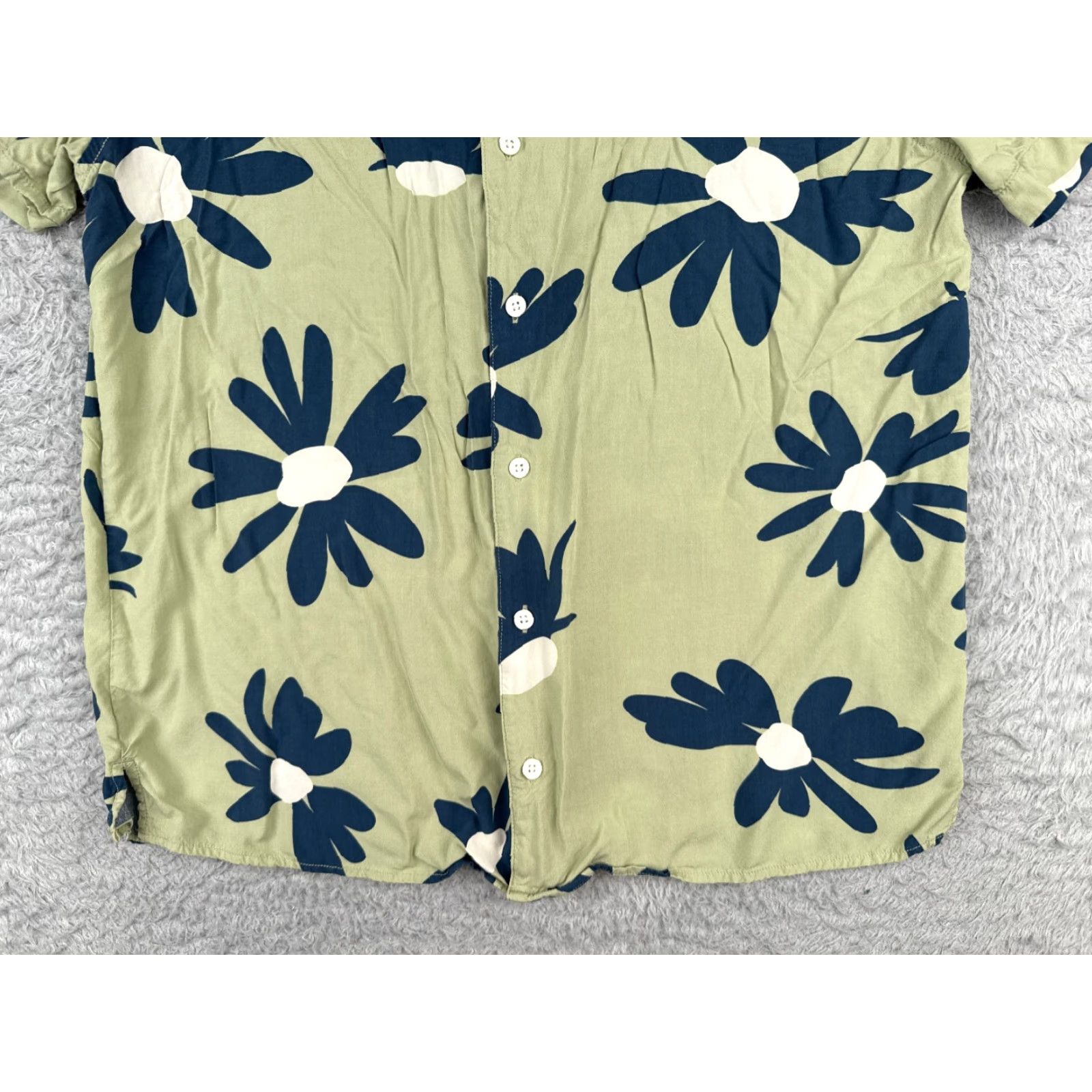 Vintage Original Use Shirt Adult Medium Green Floral Hawaiian 100% Rayon Button Up Size US M / EU 48-50 / 2 - 5 Thumbnail