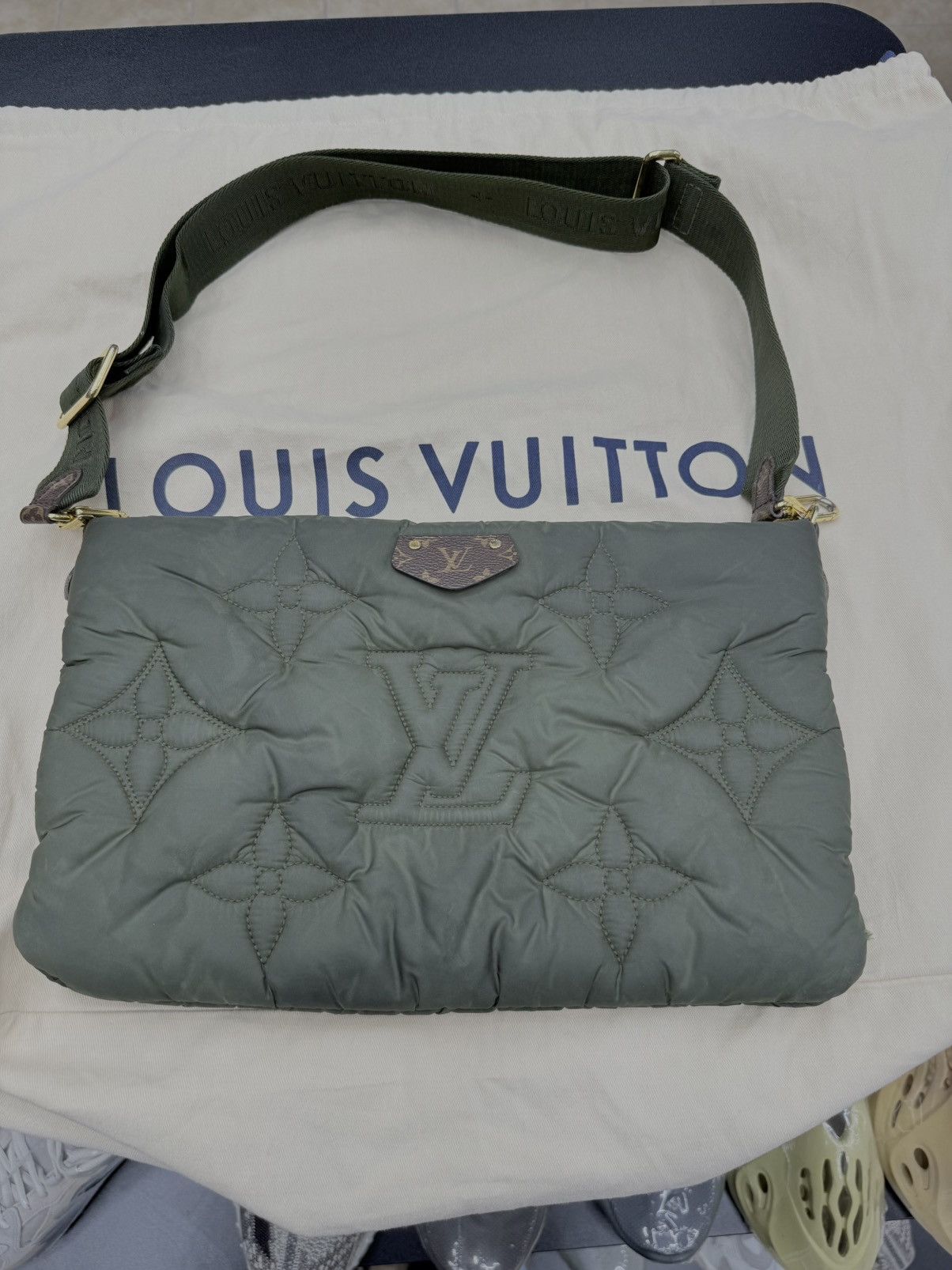 Louis Vuitton Louis Vuitton Maxi Multi Pochette green Bag Size ONE SIZE - 1 Thumbnail